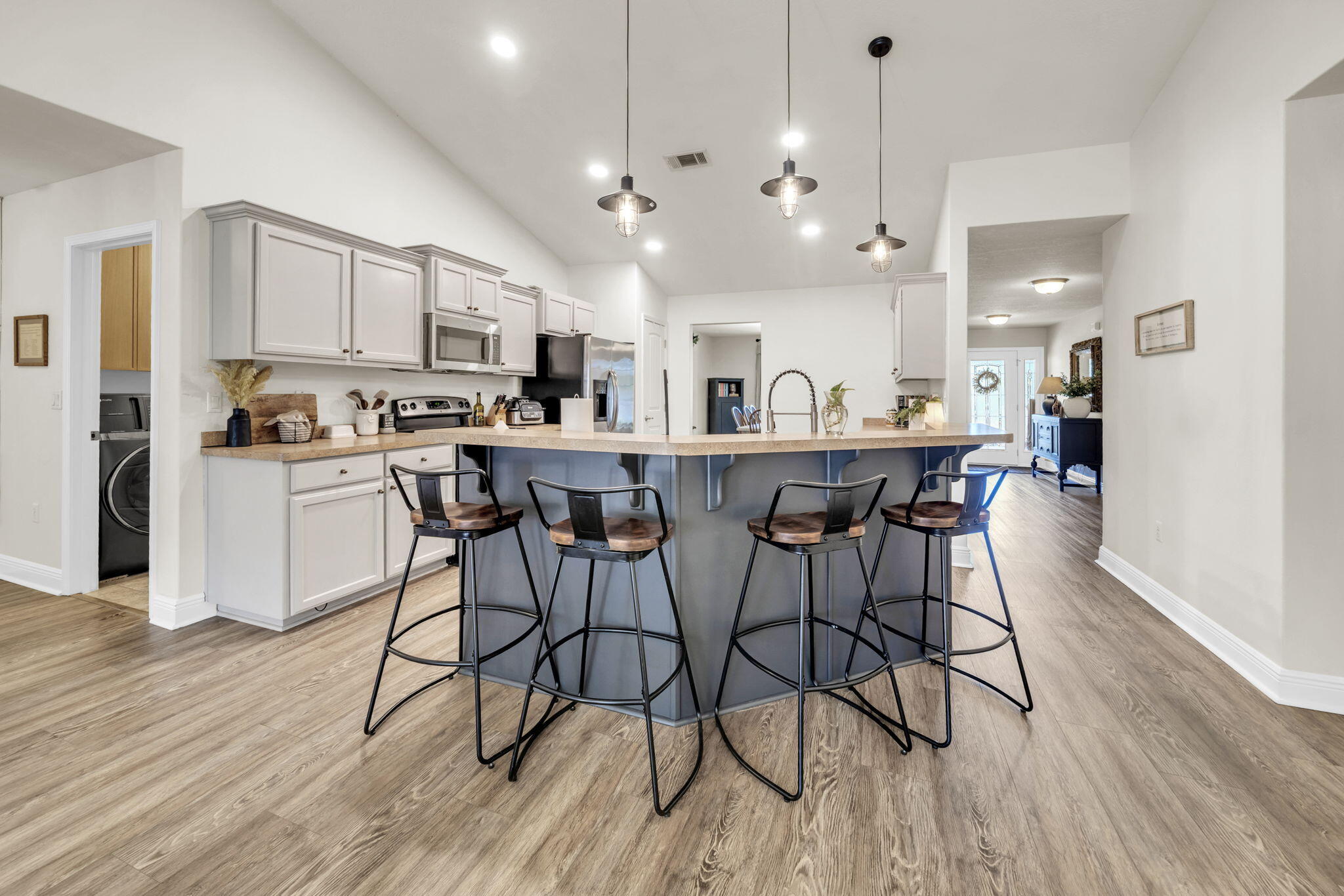 ALICIA PLACE - Residential