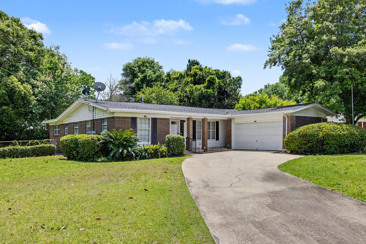 BAYOU WOODS - Residential