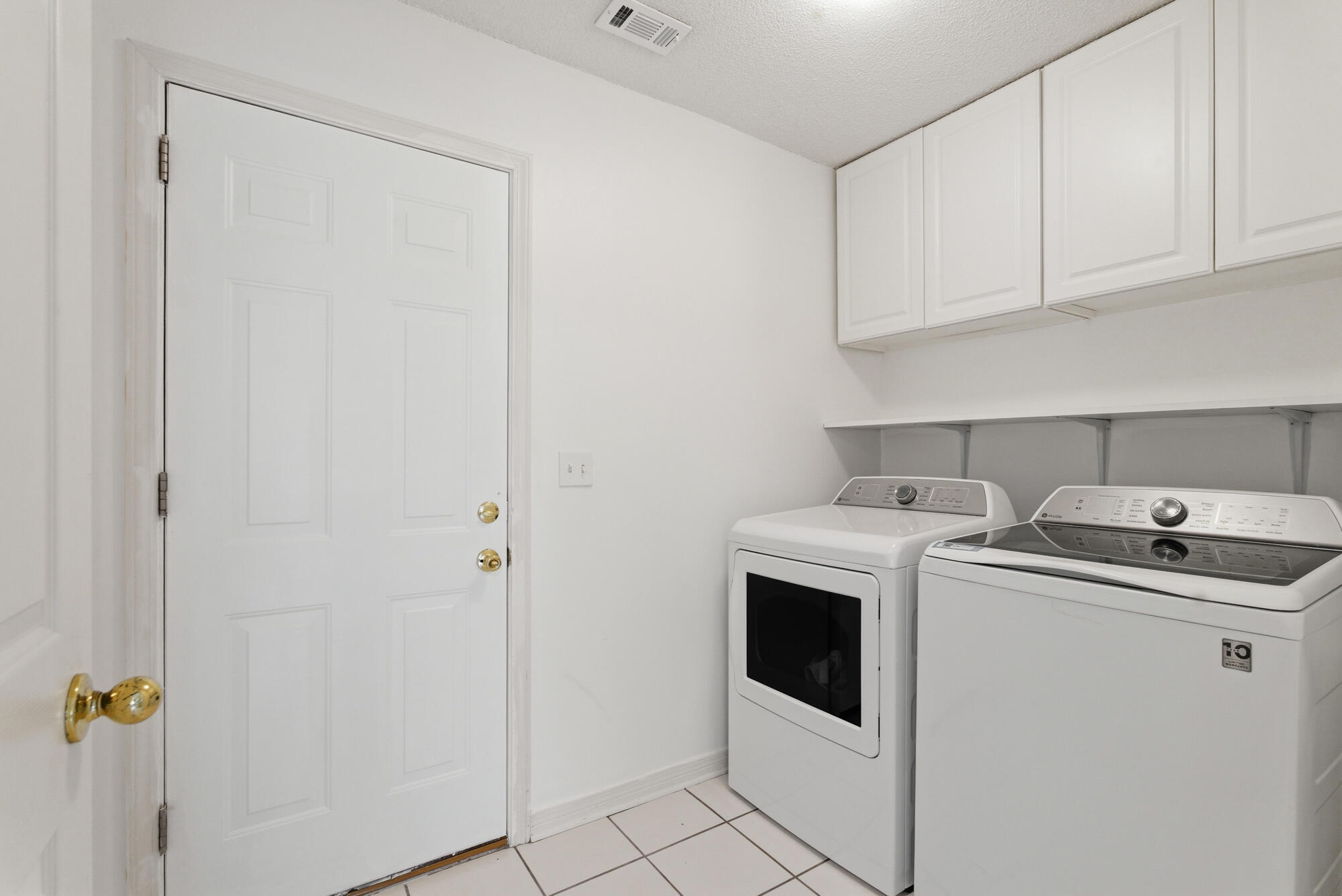 FOX DEN VILLAGES - Residential