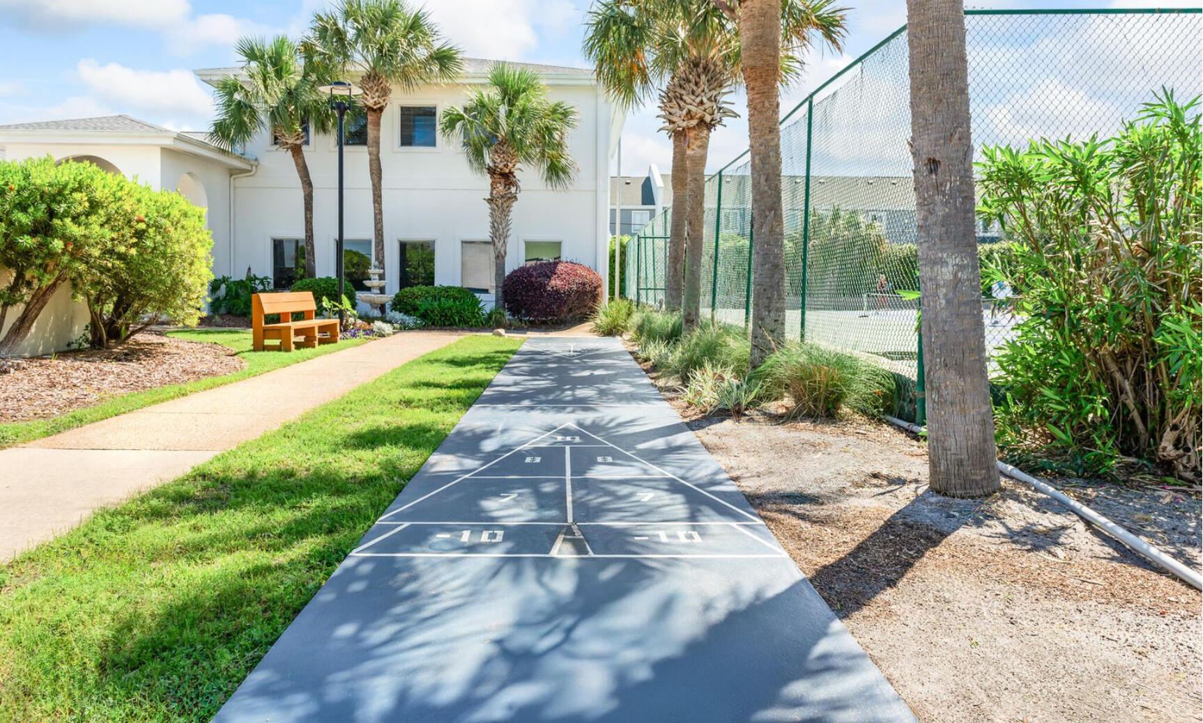 SHORELINE TOWERS 2 - Residential