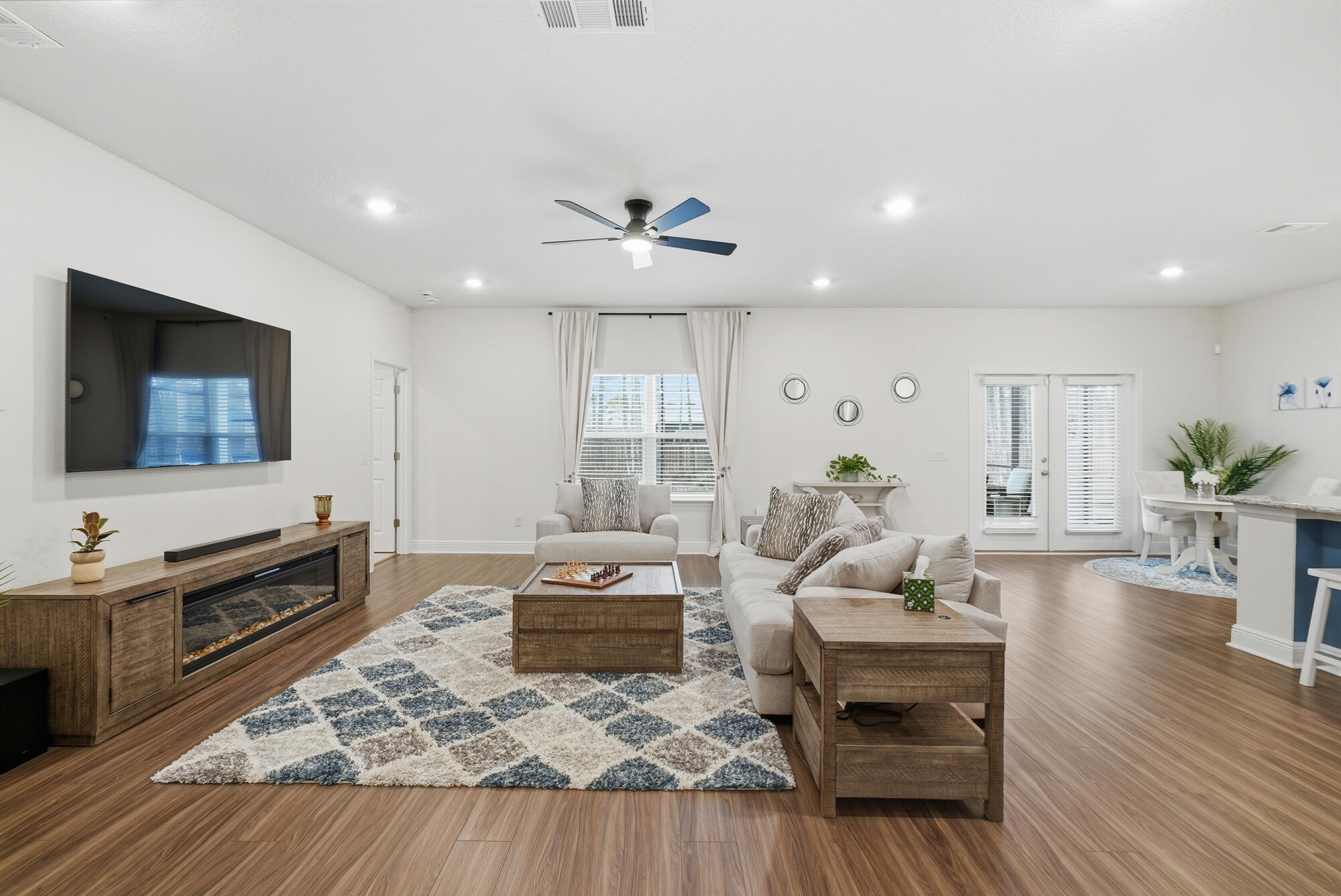 HOLLEY BY THE SEA - Residential