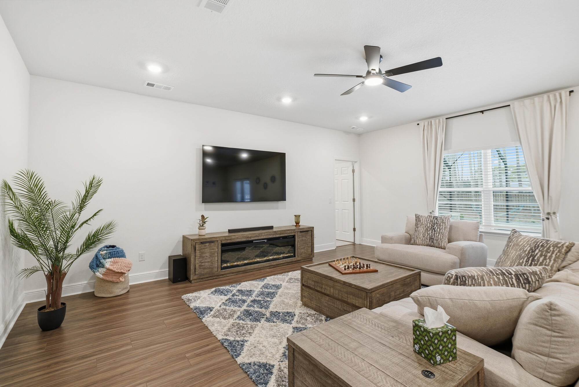 HOLLEY BY THE SEA - Residential