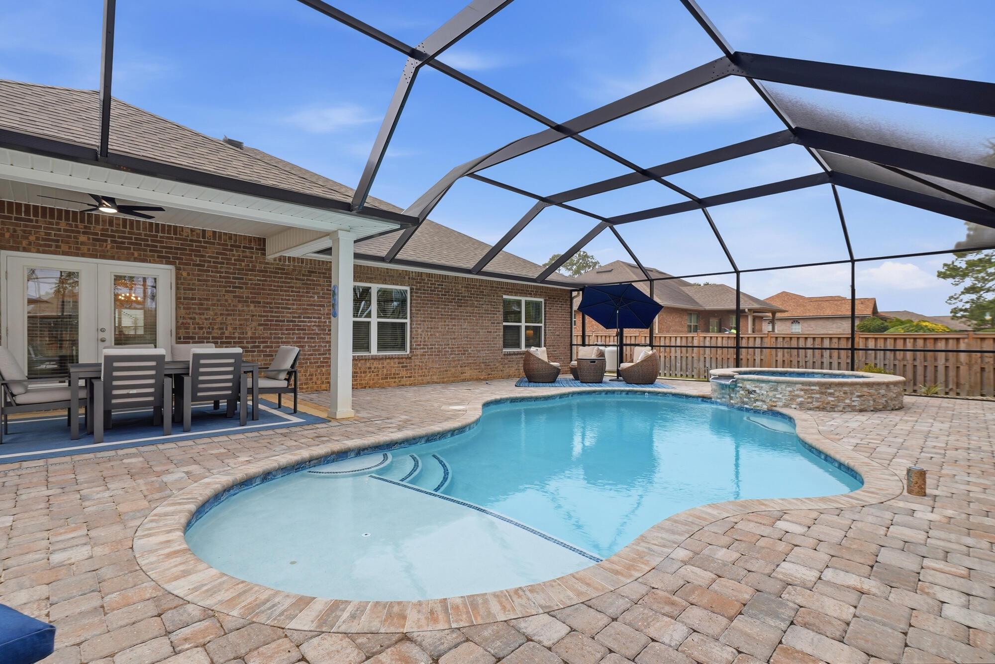 HOLLEY BY THE SEA - Residential