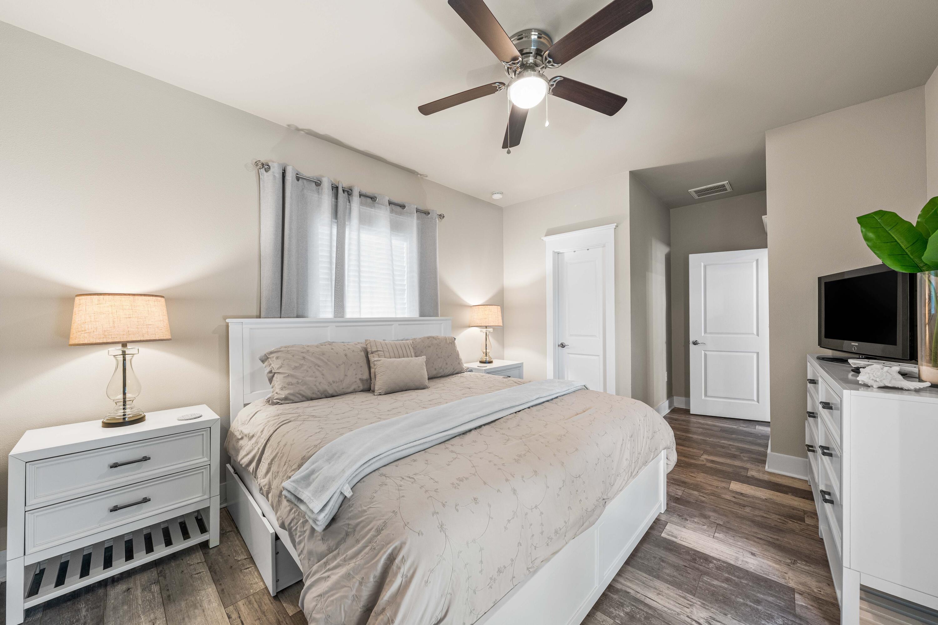 TOWN OF SANTA ROSA - Residential