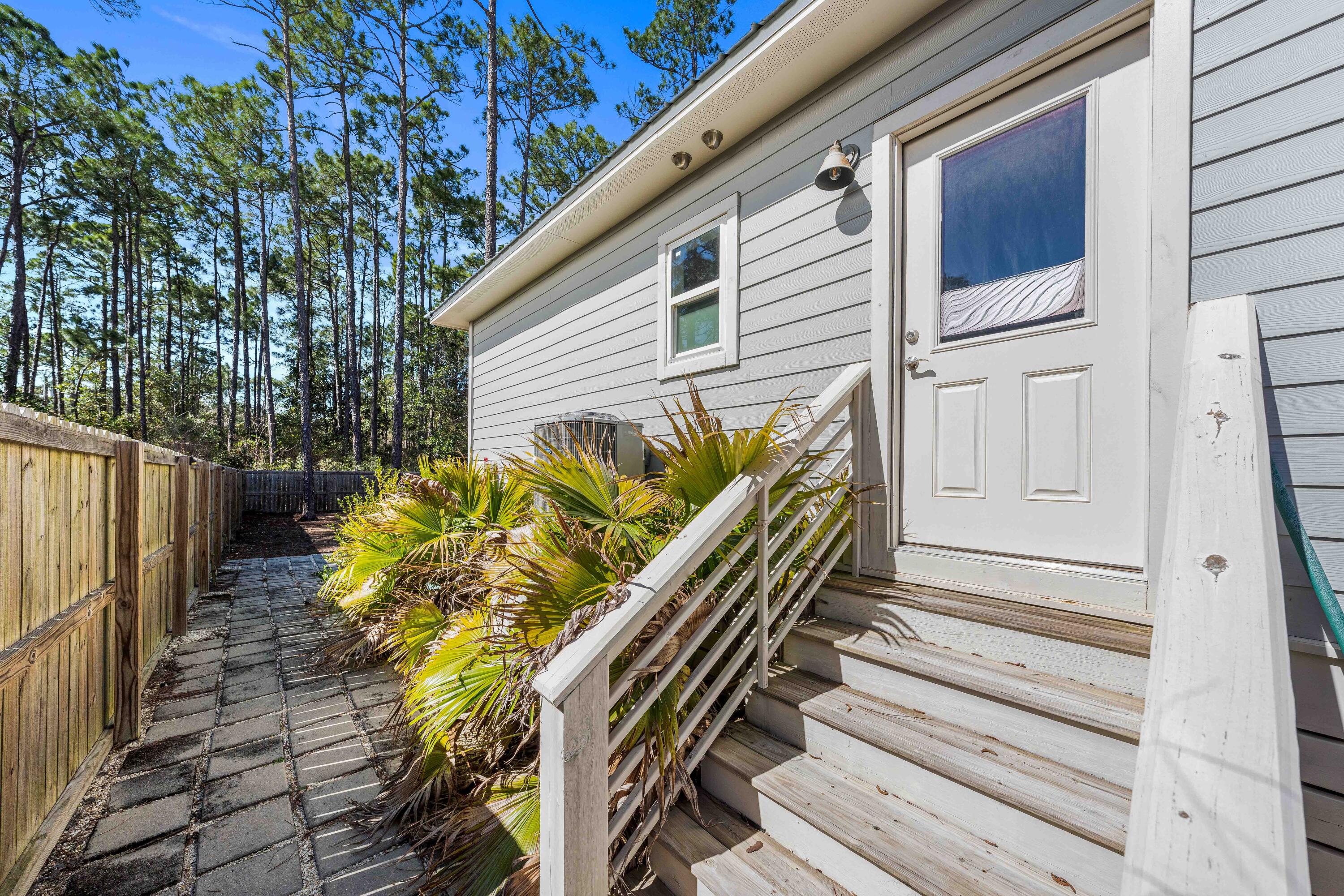 TOWN OF SANTA ROSA - Residential