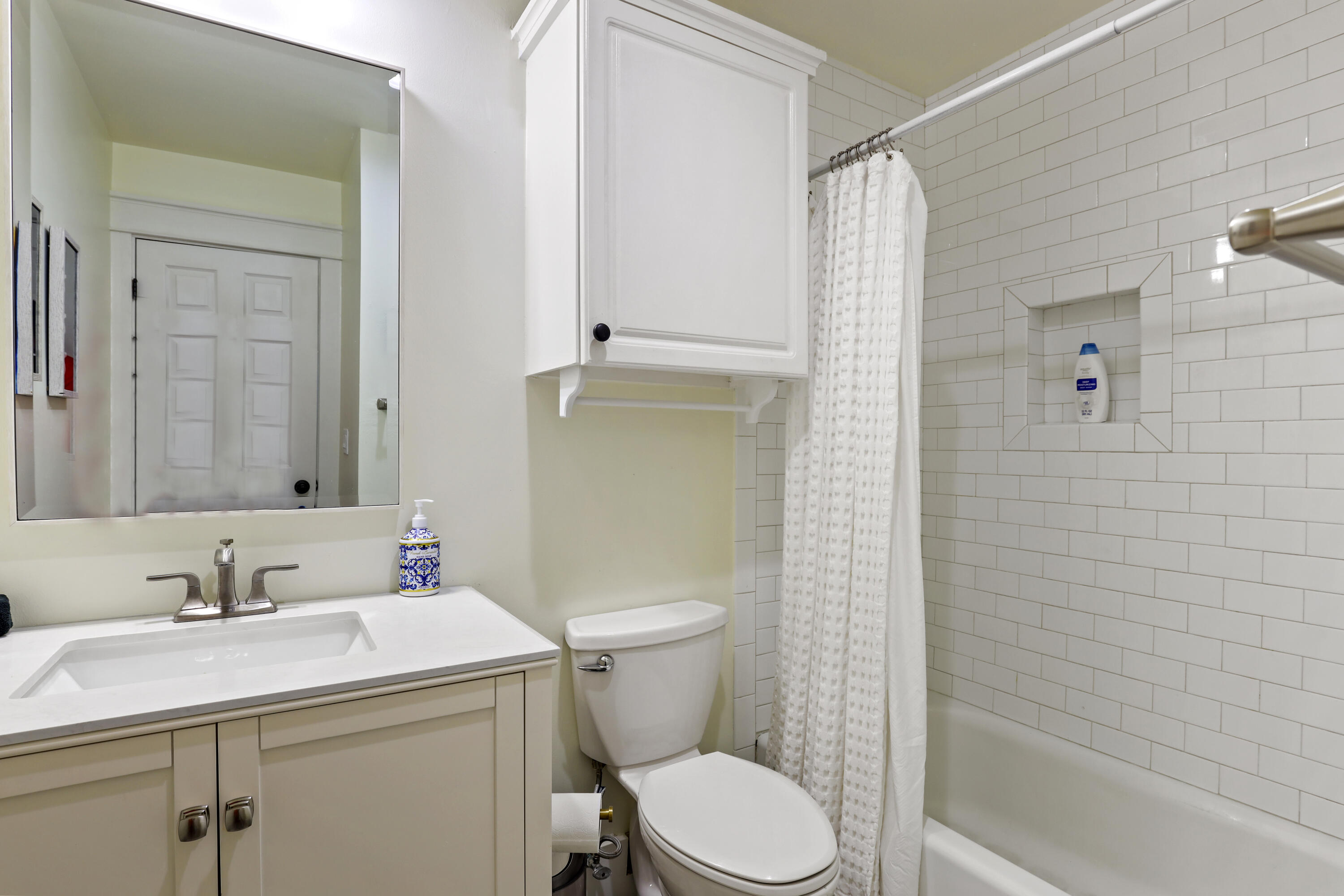 GRAND HARBOUR - Residential Lease