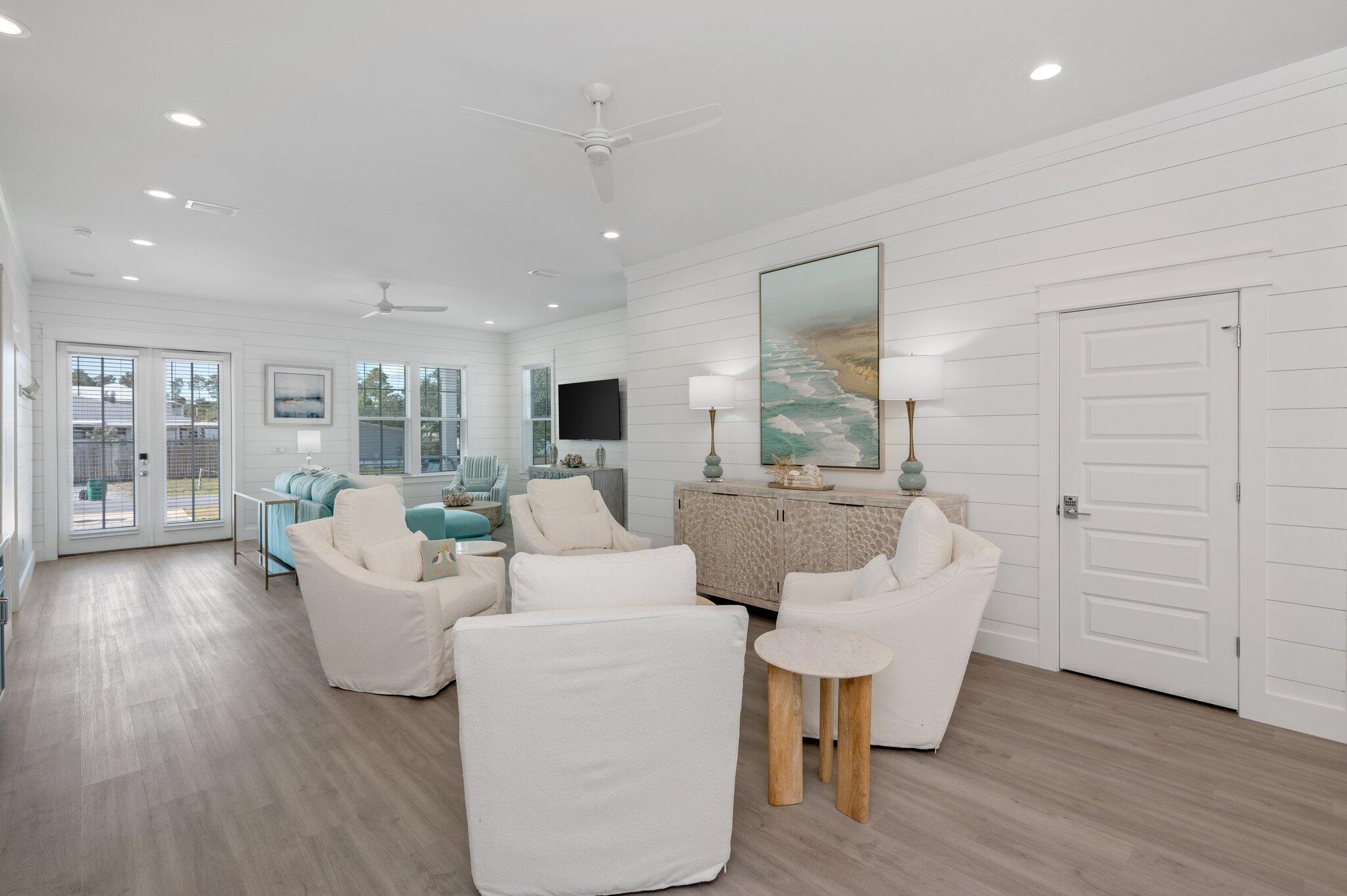 EASTERN LAKE S/D - Residential