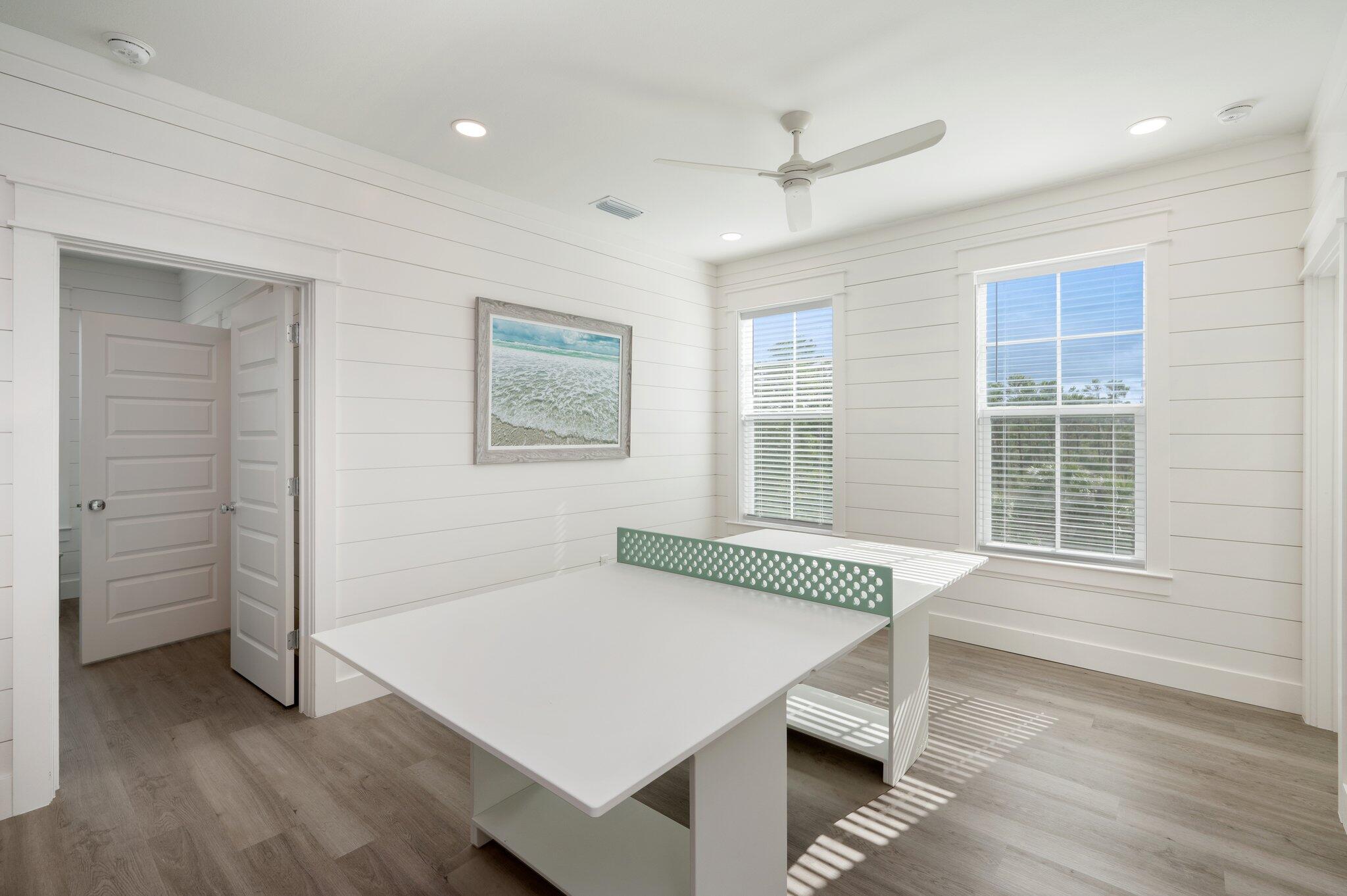 EASTERN LAKE S/D - Residential