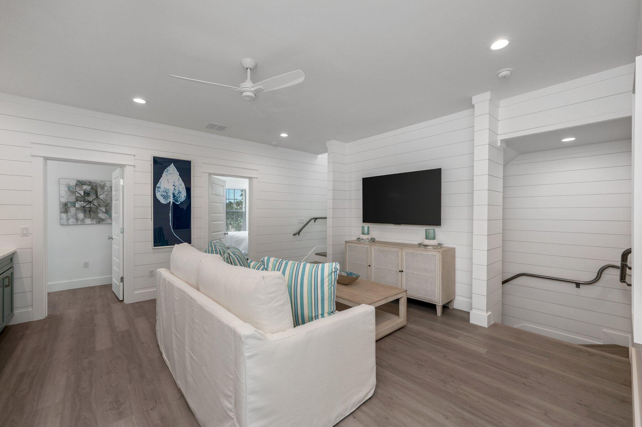 EASTERN LAKE S/D - Residential