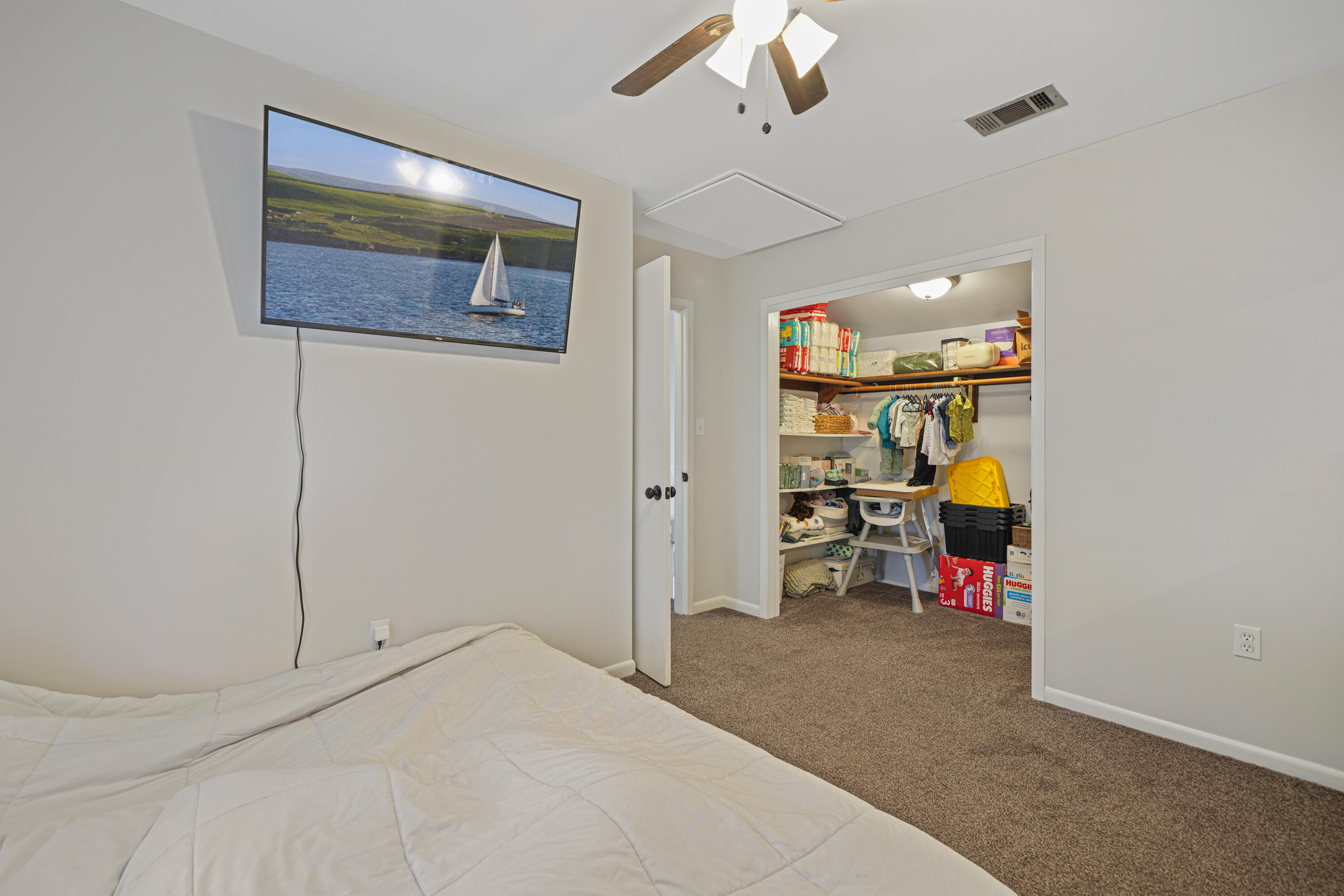 CANTERBURY WOODS - Residential