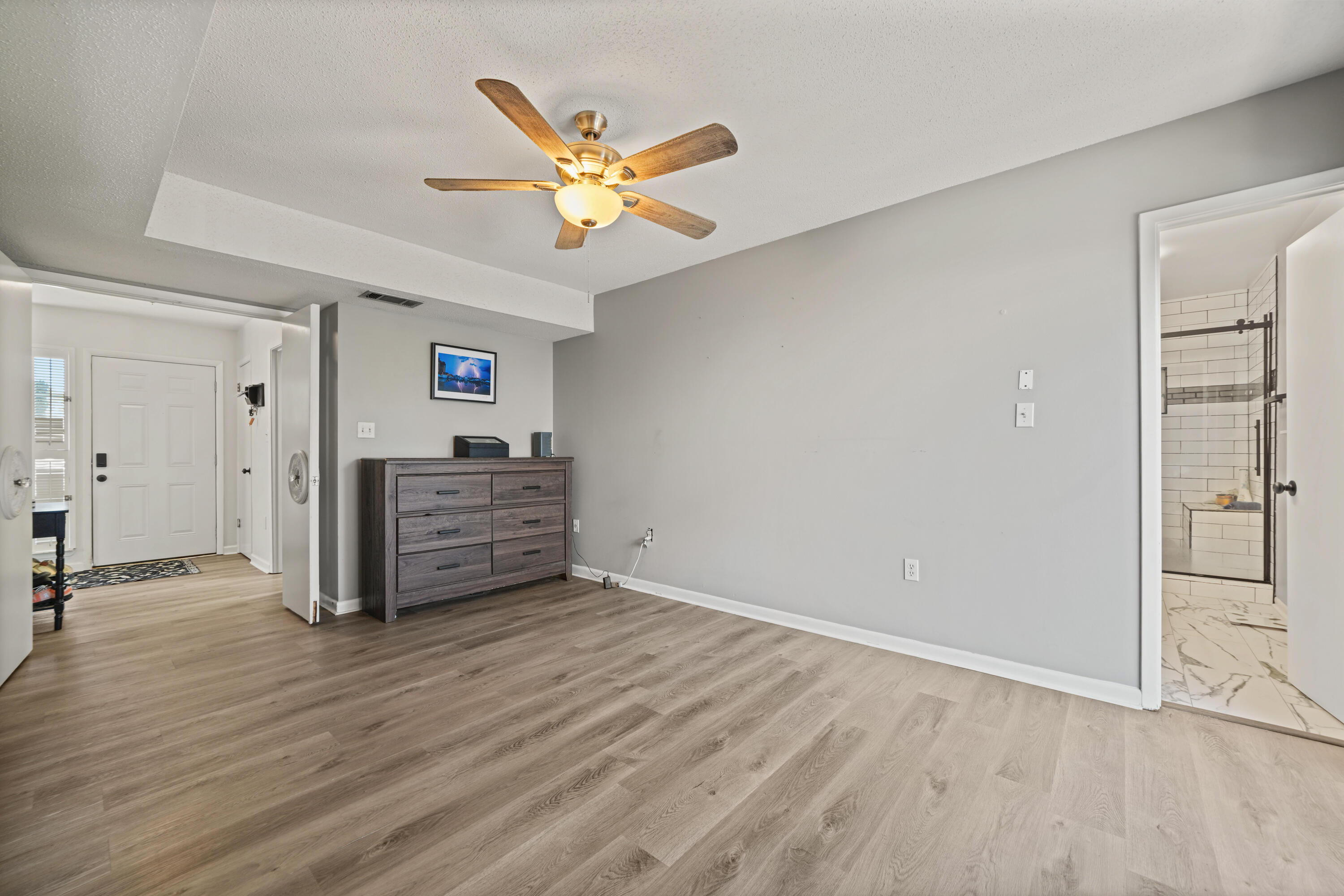 CANTERBURY WOODS - Residential