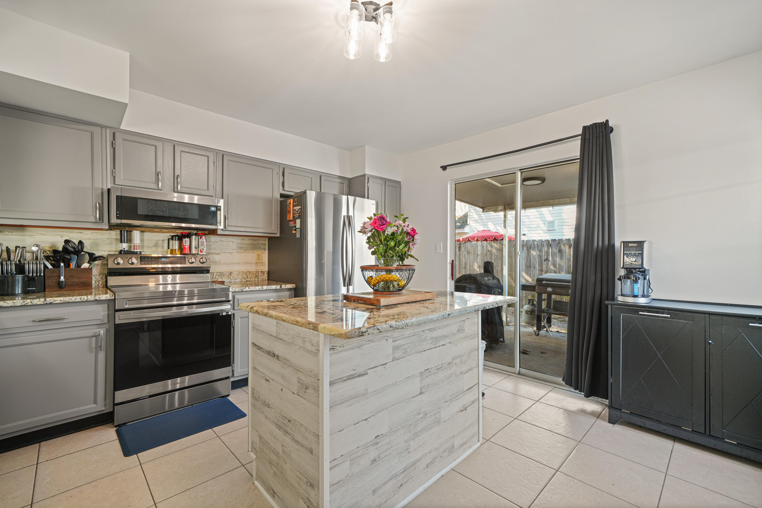 CANTERBURY WOODS - Residential