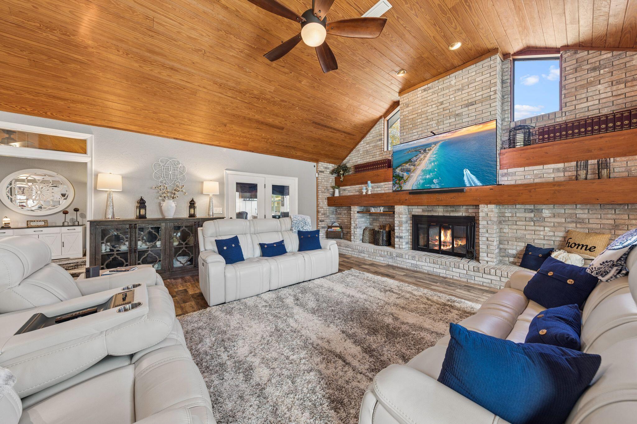 RAINTREE ESTATES - Residential