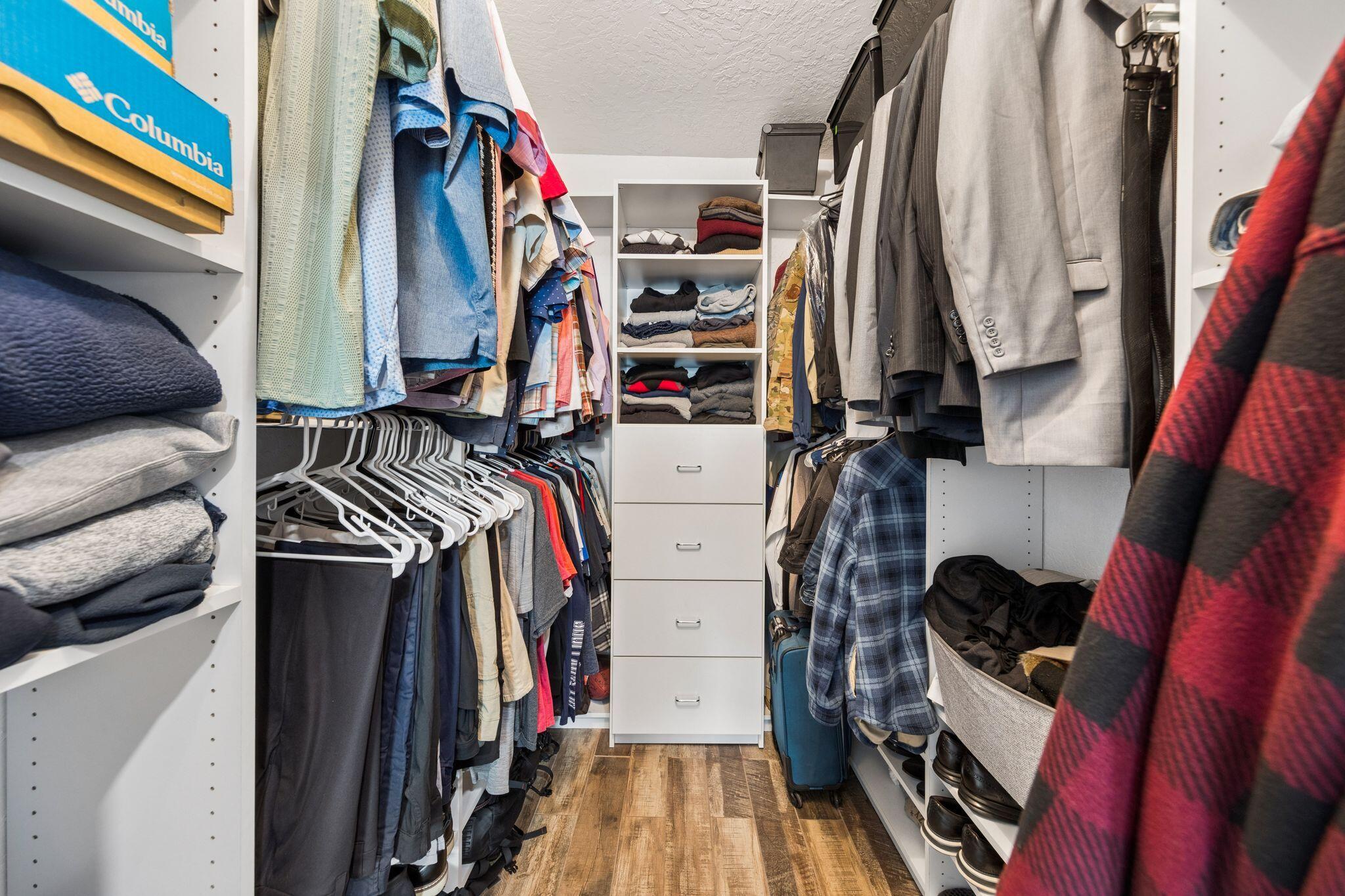 RAINTREE ESTATES - Residential