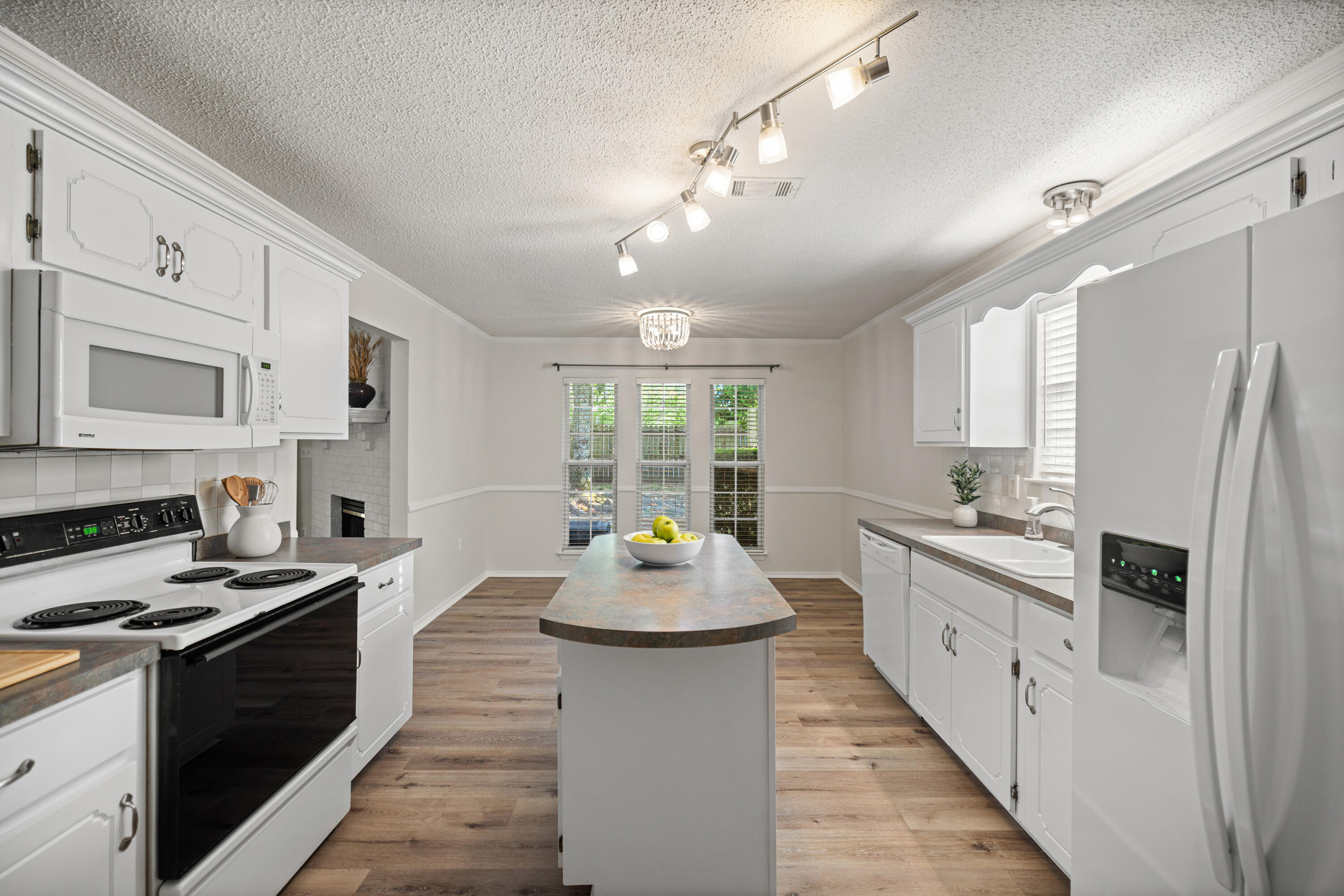 PARKWOOD ESTATES PH 7 - Residential