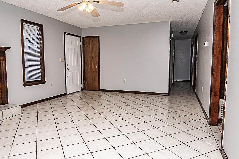 116 W Walker Circle