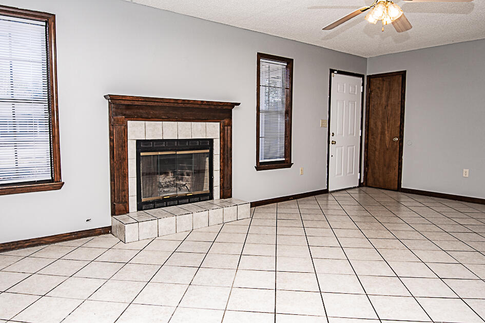 116 W Walker Circle