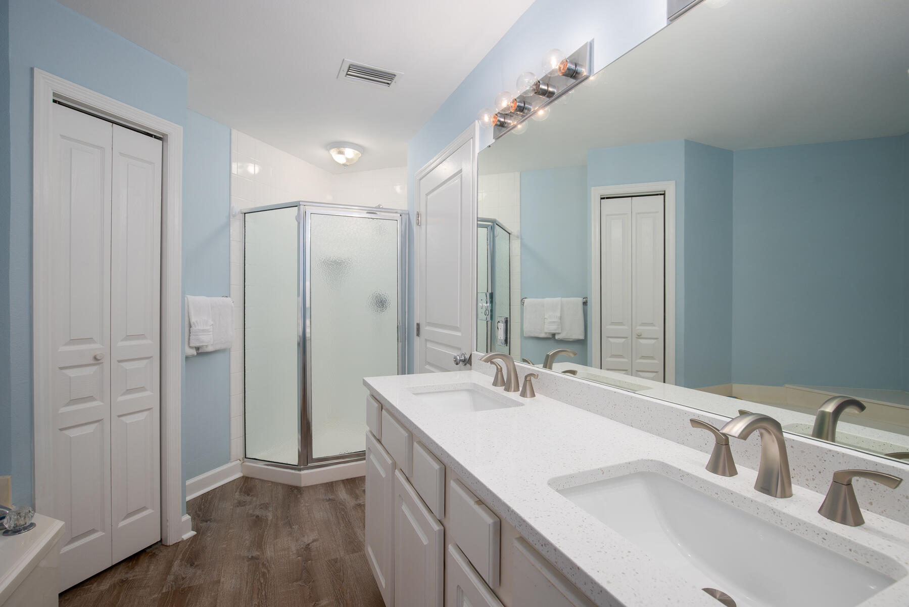 CRYSTAL VIEW CONDO - Residential