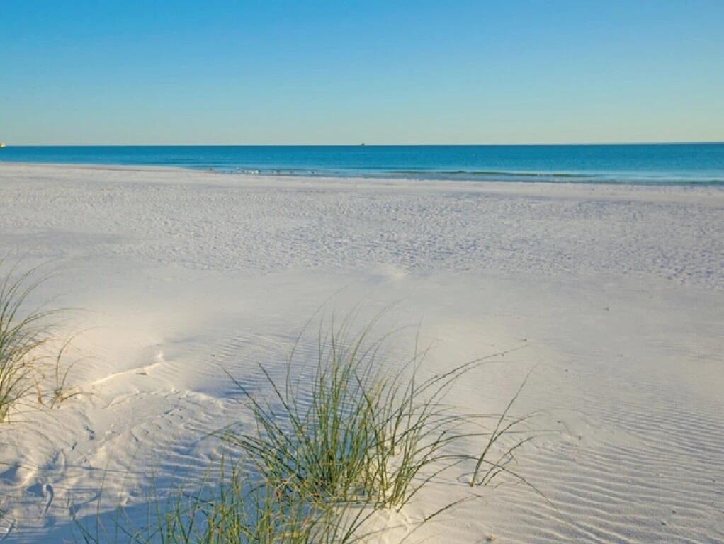 CRYSTAL VIEW CONDO - Residential