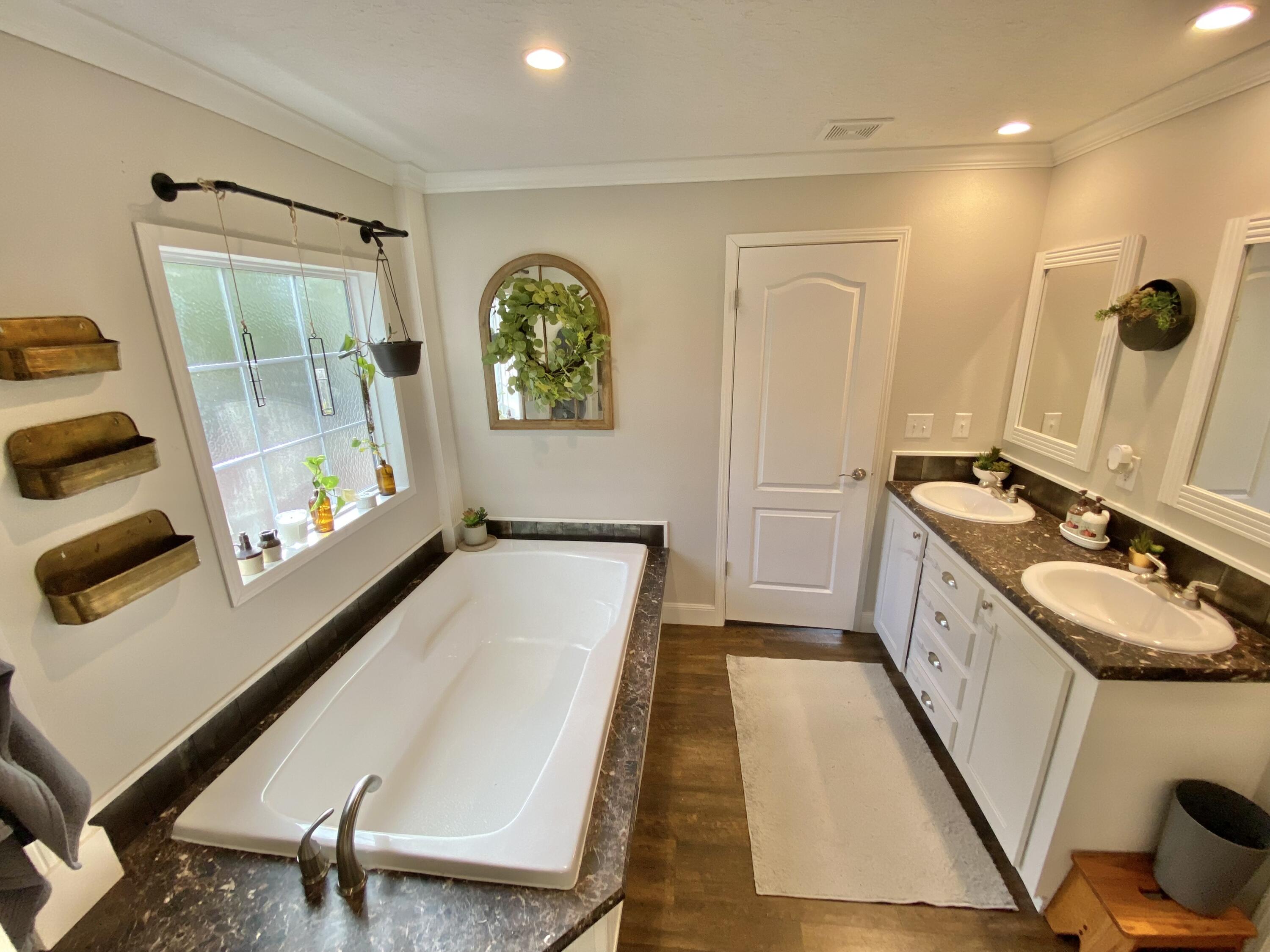 Juniper Lake Estates, Unit 6 of Oakwood Hills - Residential