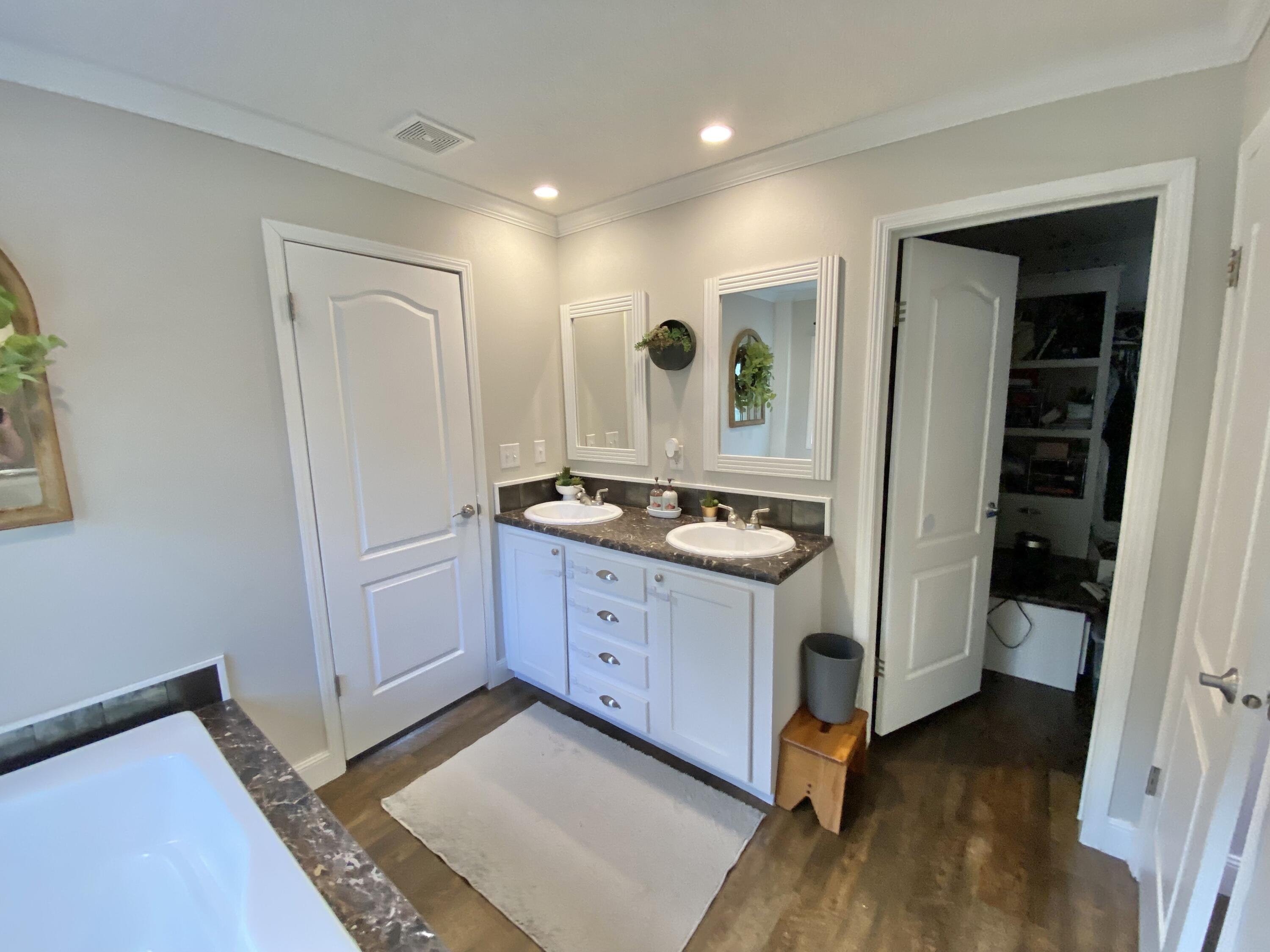 Juniper Lake Estates, Unit 6 of Oakwood Hills - Residential