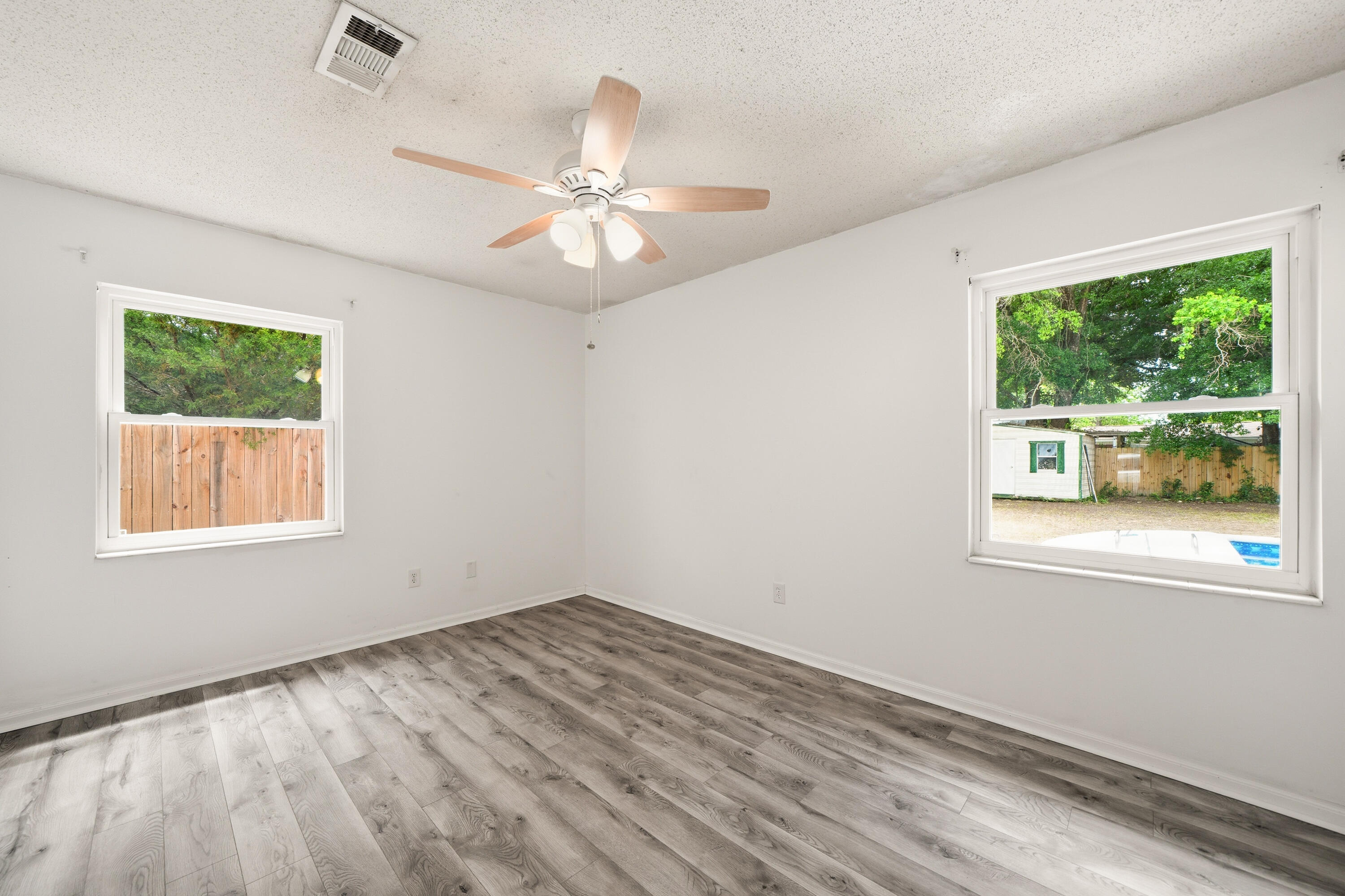 CAROL ANNE MANOR 1ST ADDN - Residential