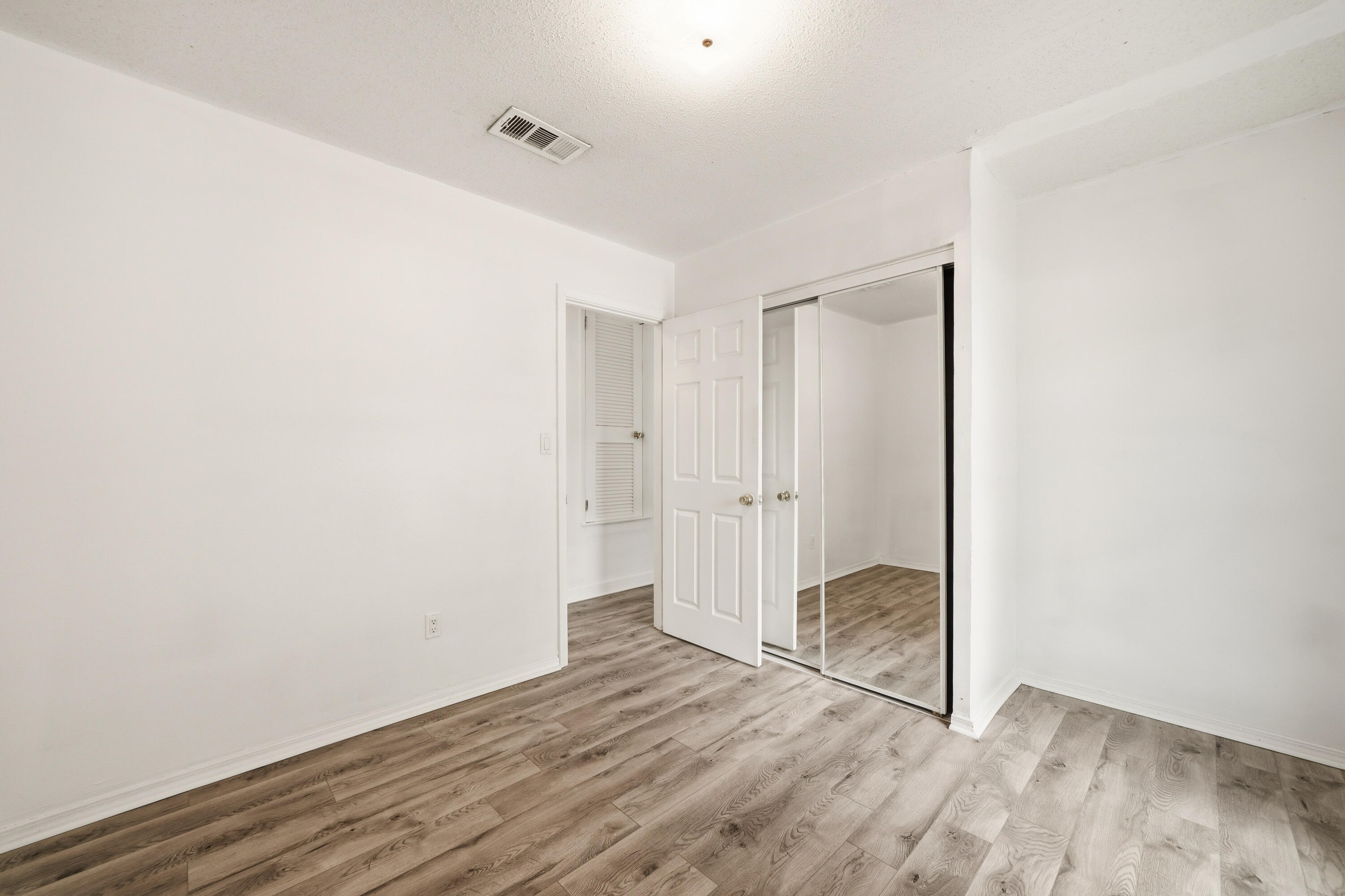 CAROL ANNE MANOR 1ST ADDN - Residential