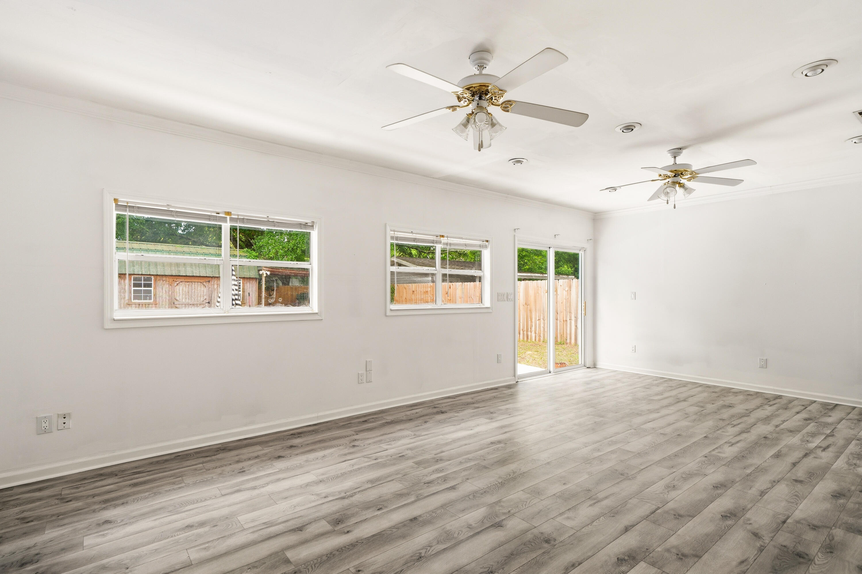 CAROL ANNE MANOR 1ST ADDN - Residential