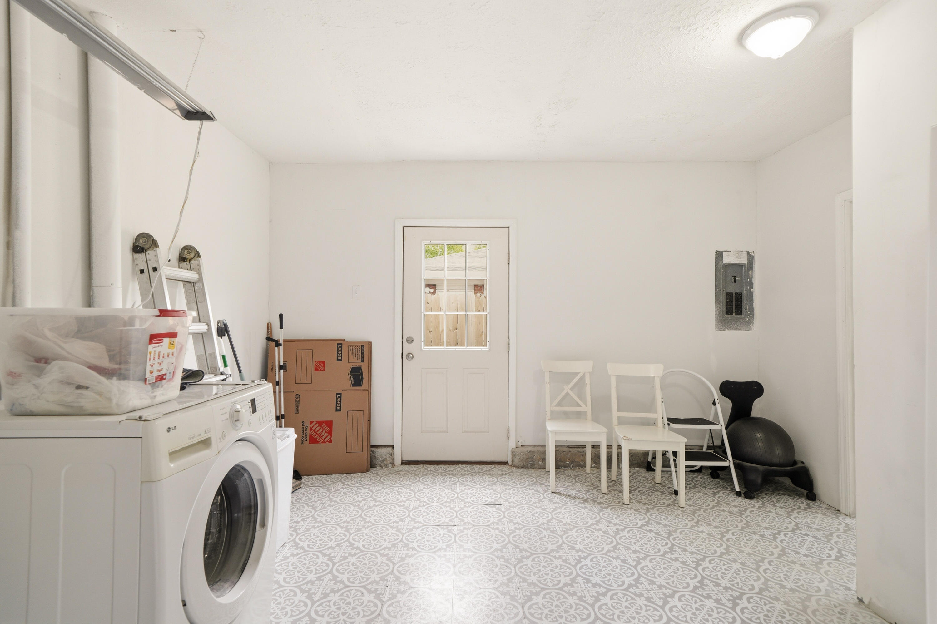 CAROL ANNE MANOR 1ST ADDN - Residential