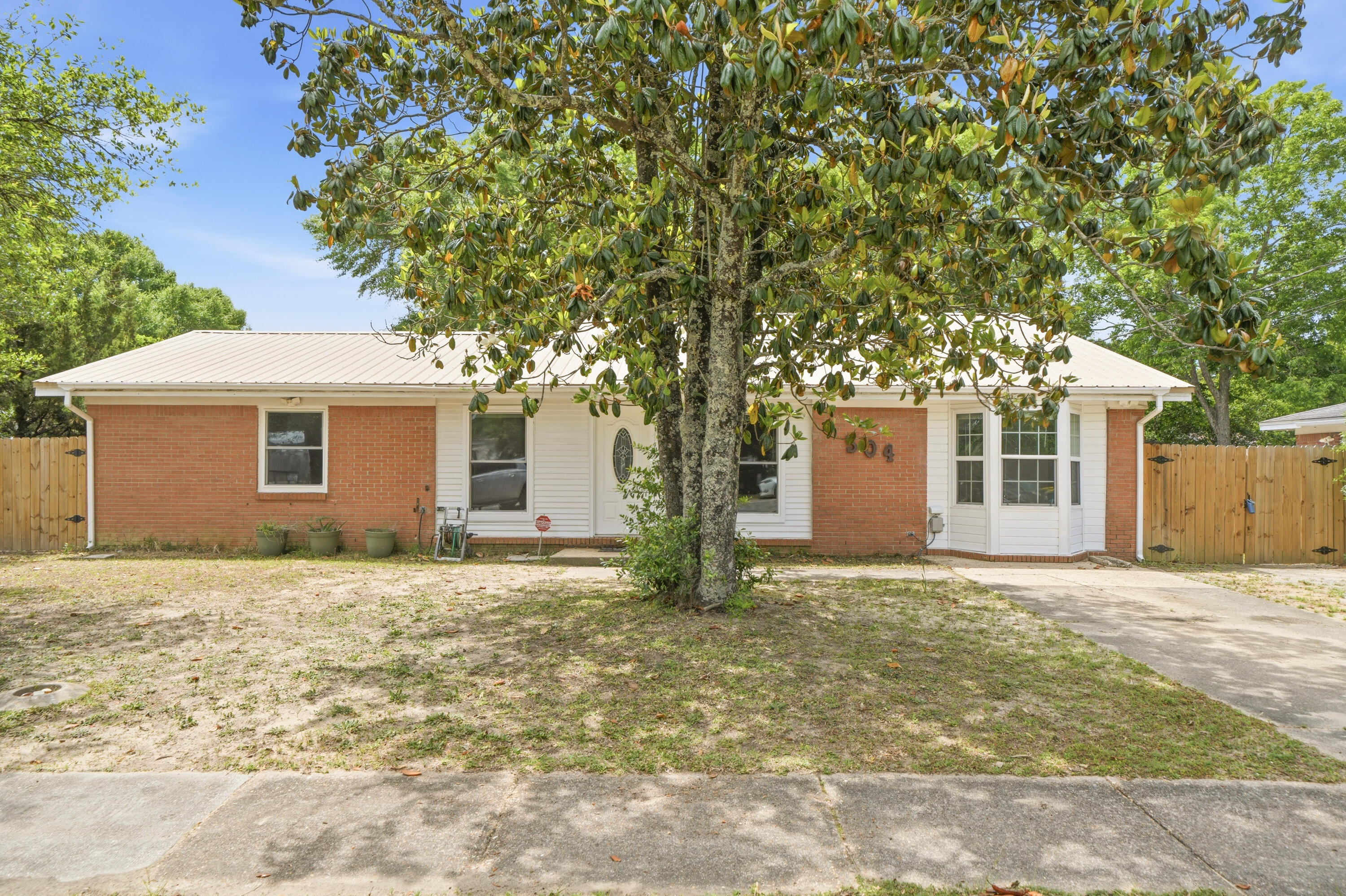 CAROL ANNE MANOR 1ST ADDN - Residential