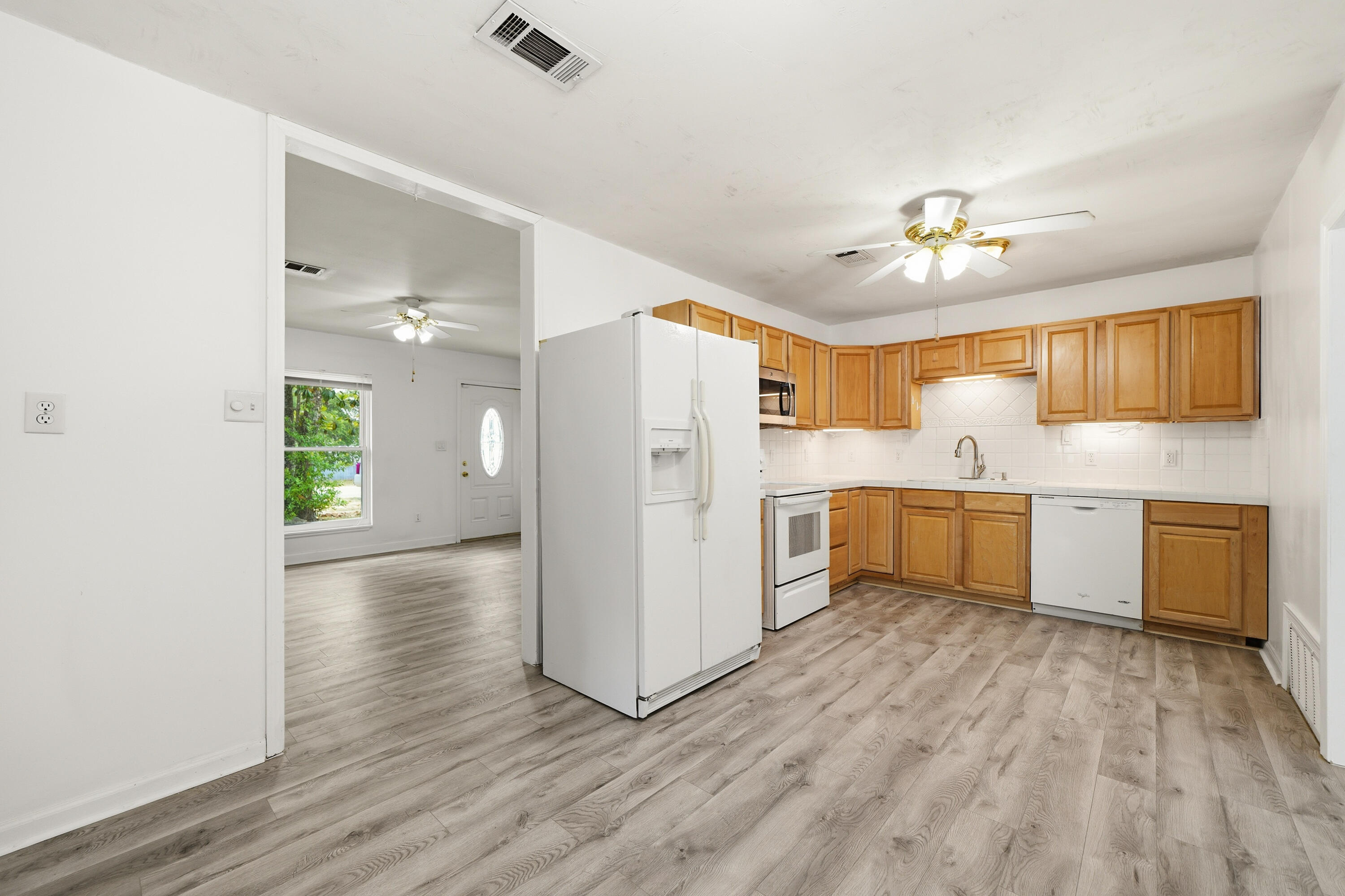 CAROL ANNE MANOR 1ST ADDN - Residential