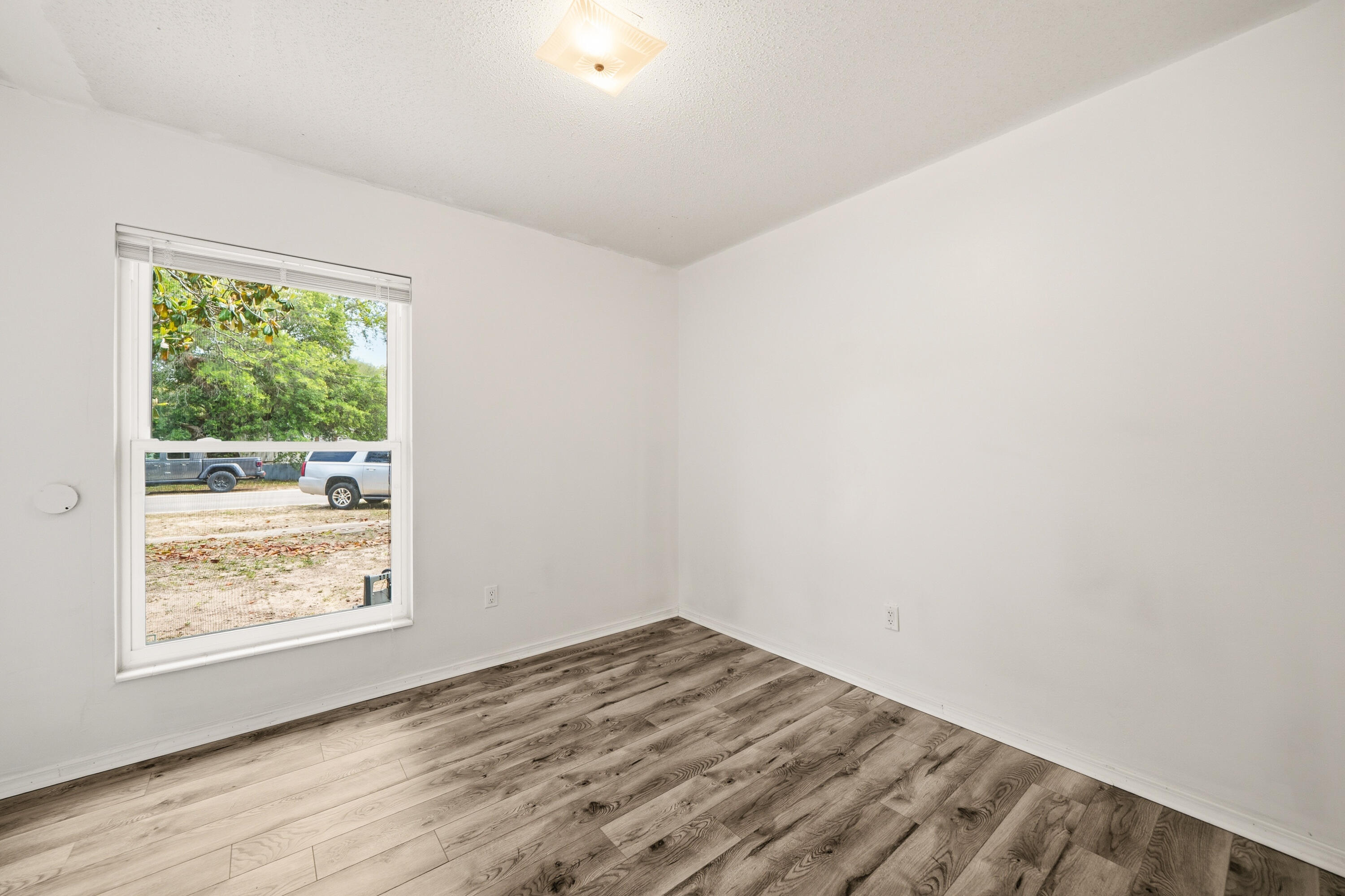 CAROL ANNE MANOR 1ST ADDN - Residential