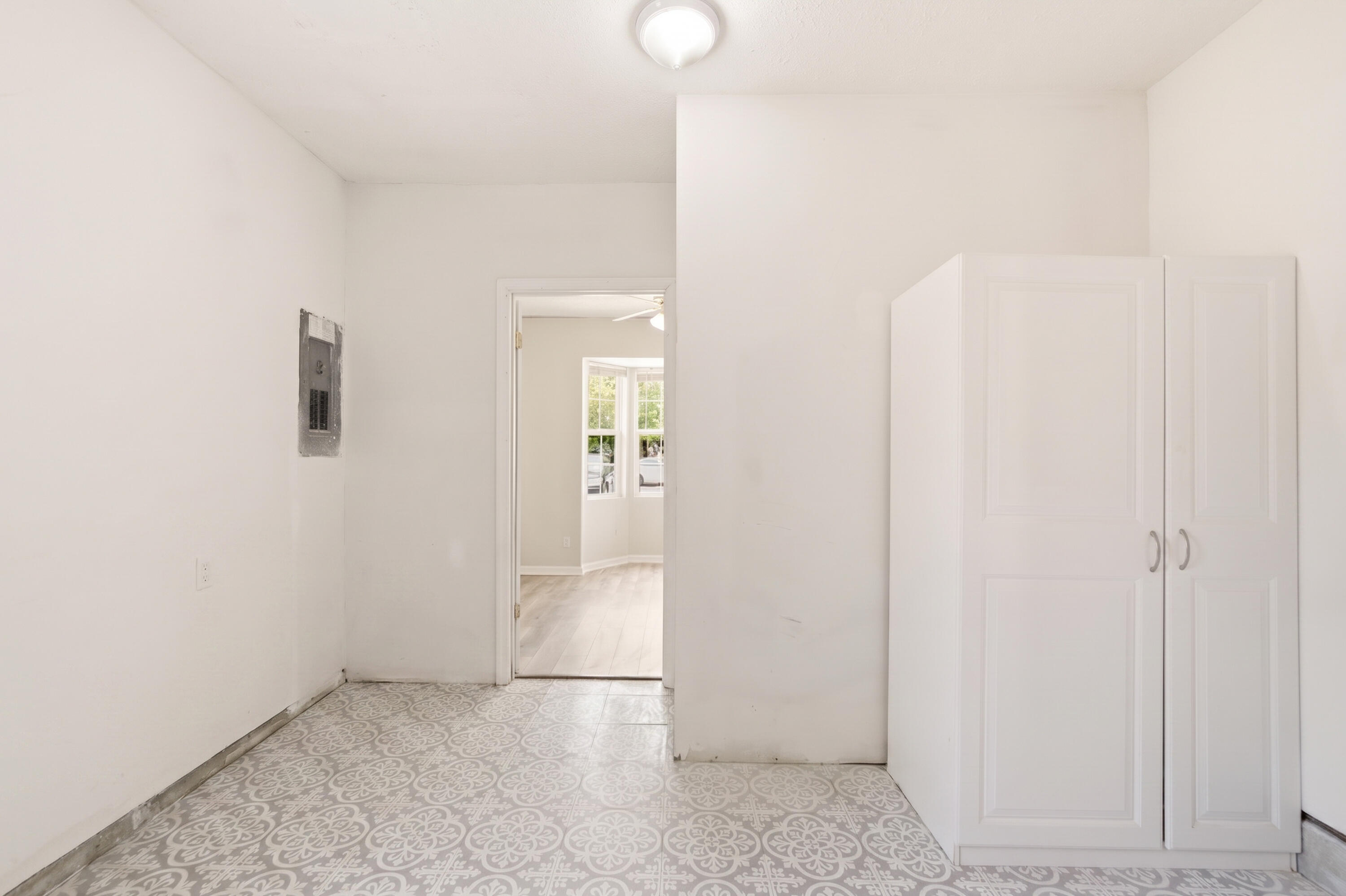 CAROL ANNE MANOR 1ST ADDN - Residential