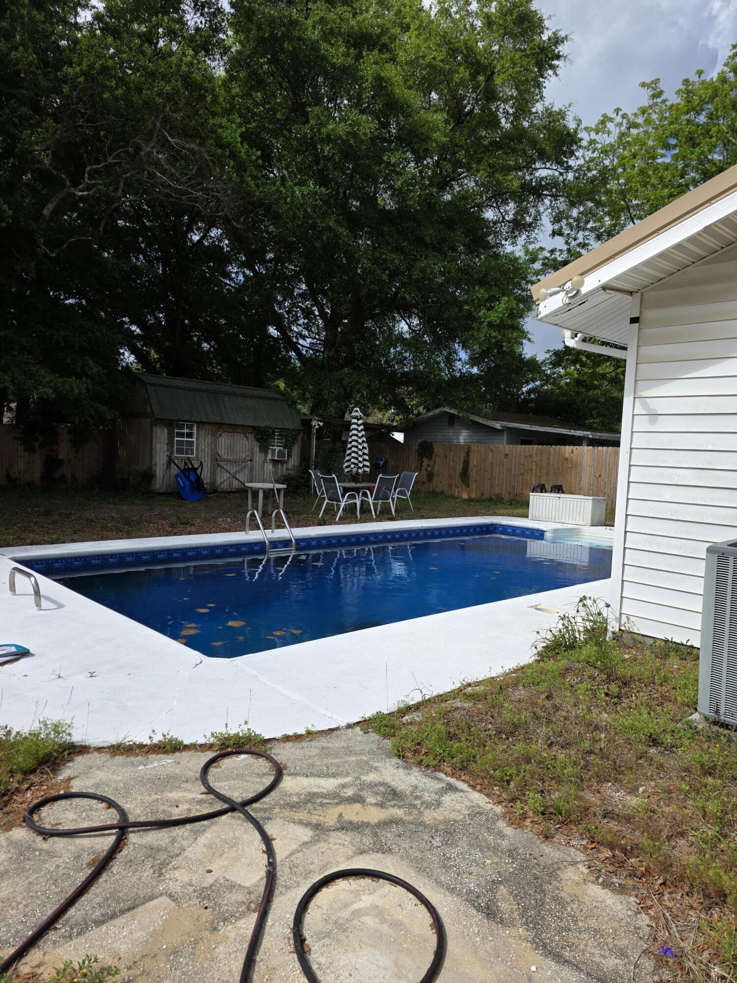 CAROL ANNE MANOR 1ST ADDN - Residential