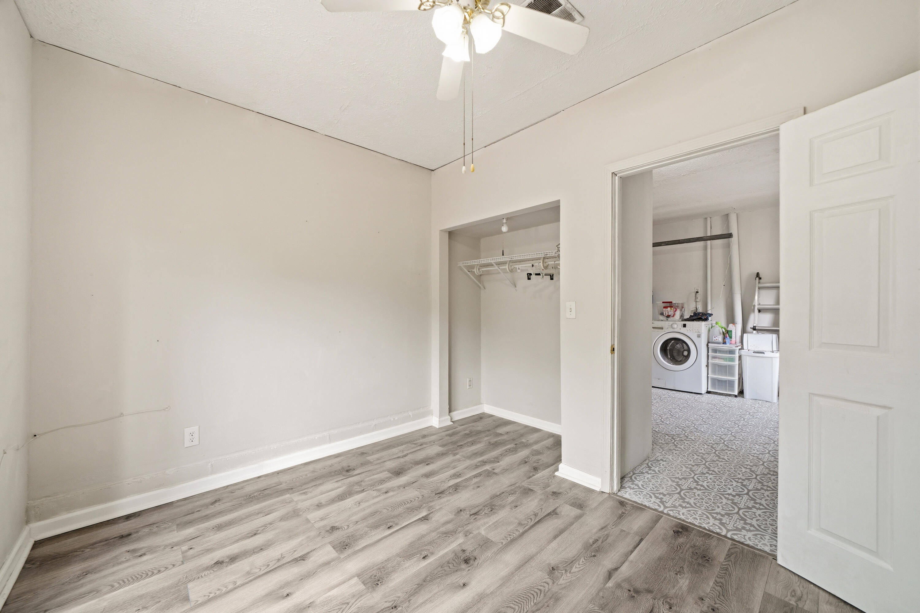 CAROL ANNE MANOR 1ST ADDN - Residential