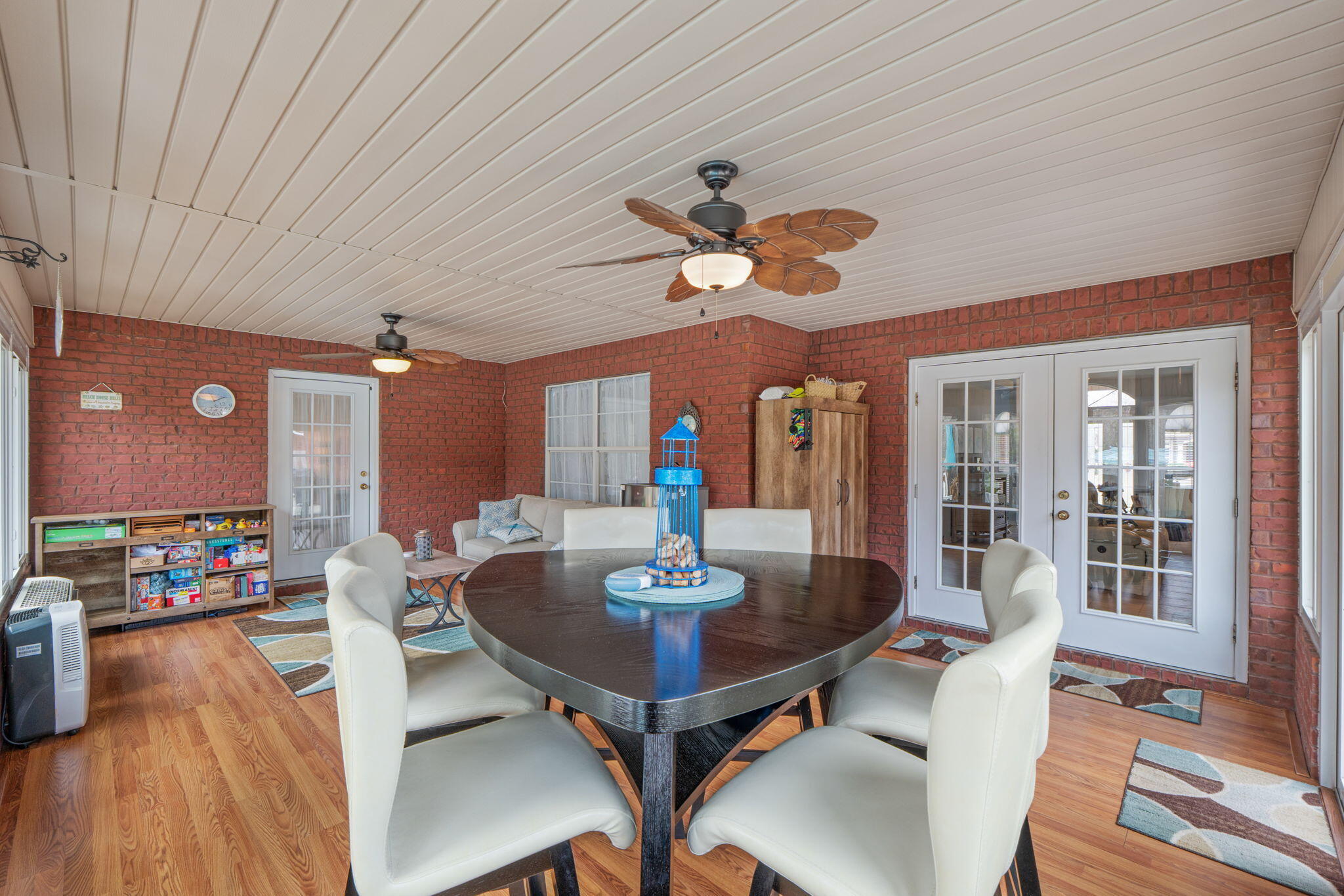 WOODLAWN HEIGHTS - Residential