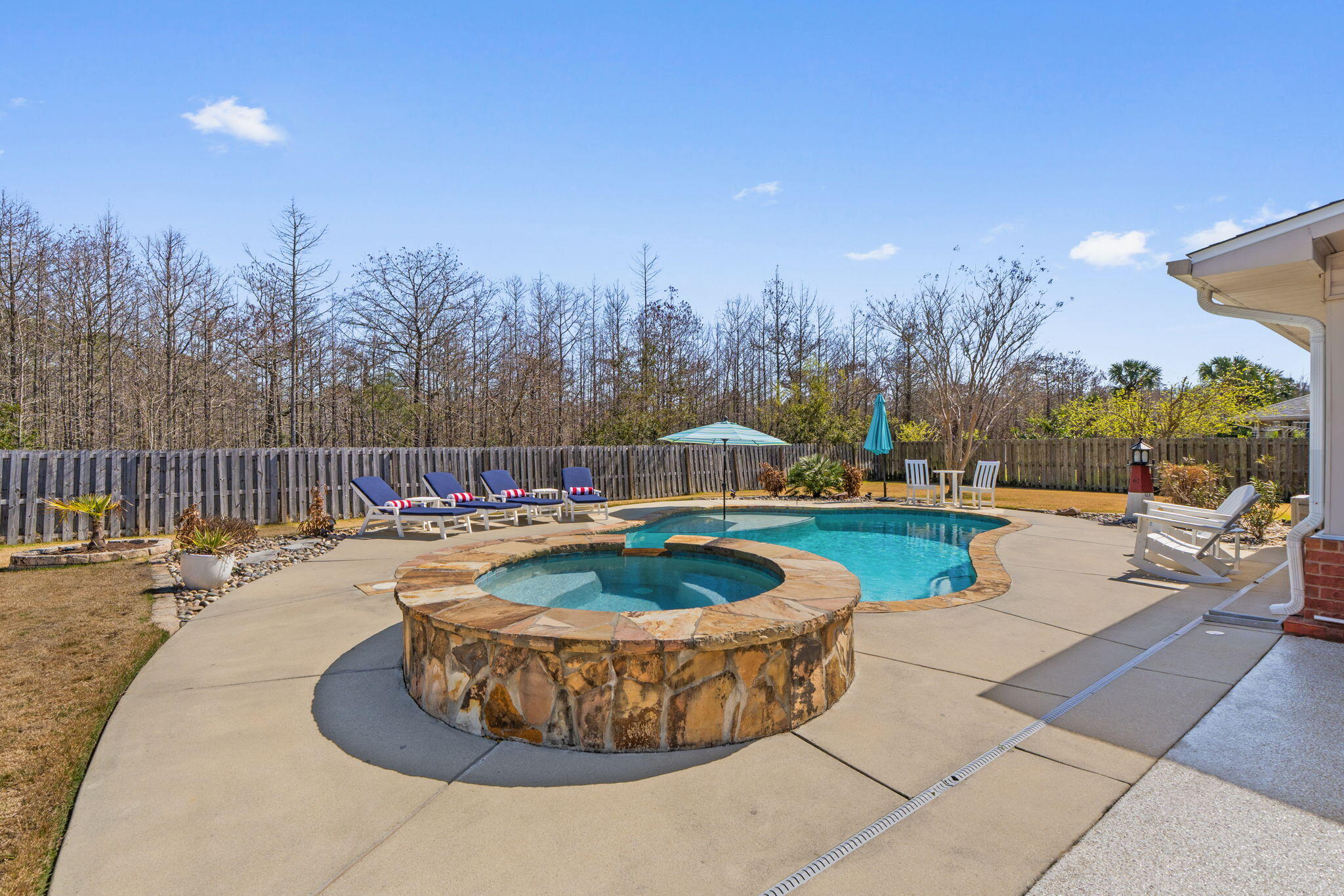 WOODLAWN HEIGHTS - Residential