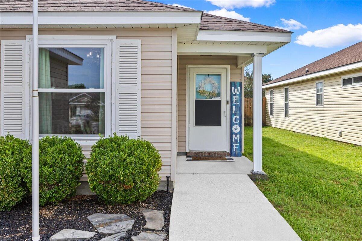 5589 Shadow Shore Place