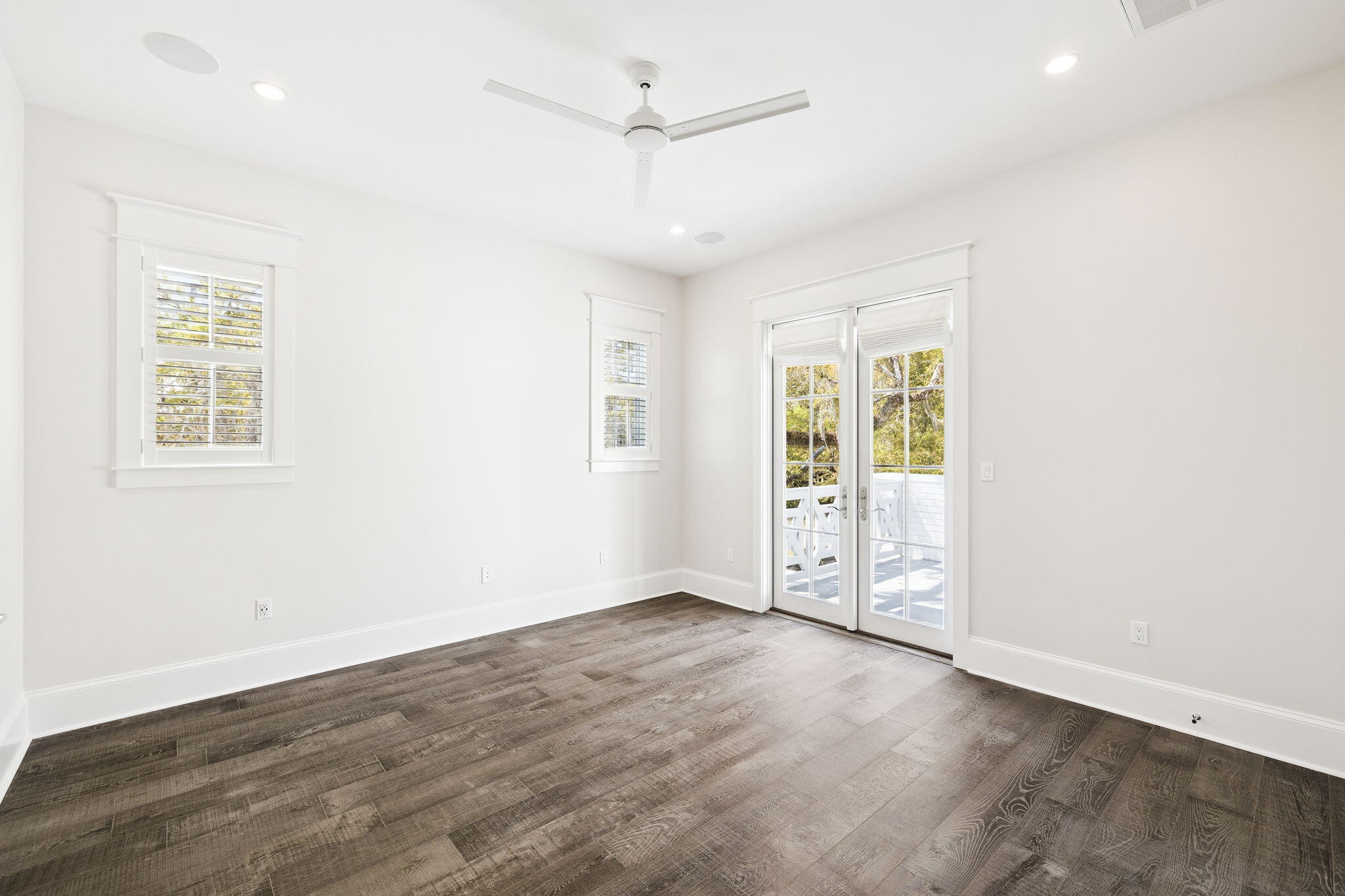 CHURCHILL OAKS - Residential