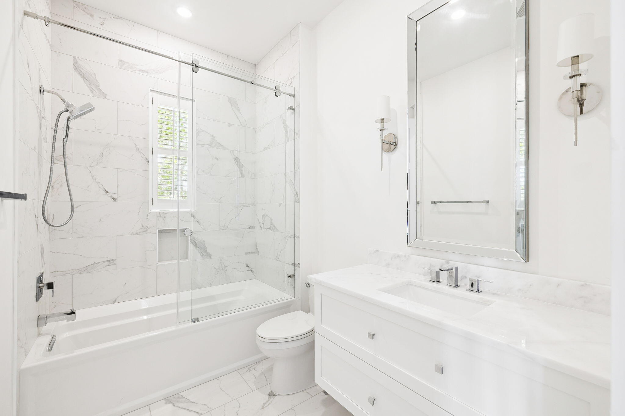 CHURCHILL OAKS - Residential