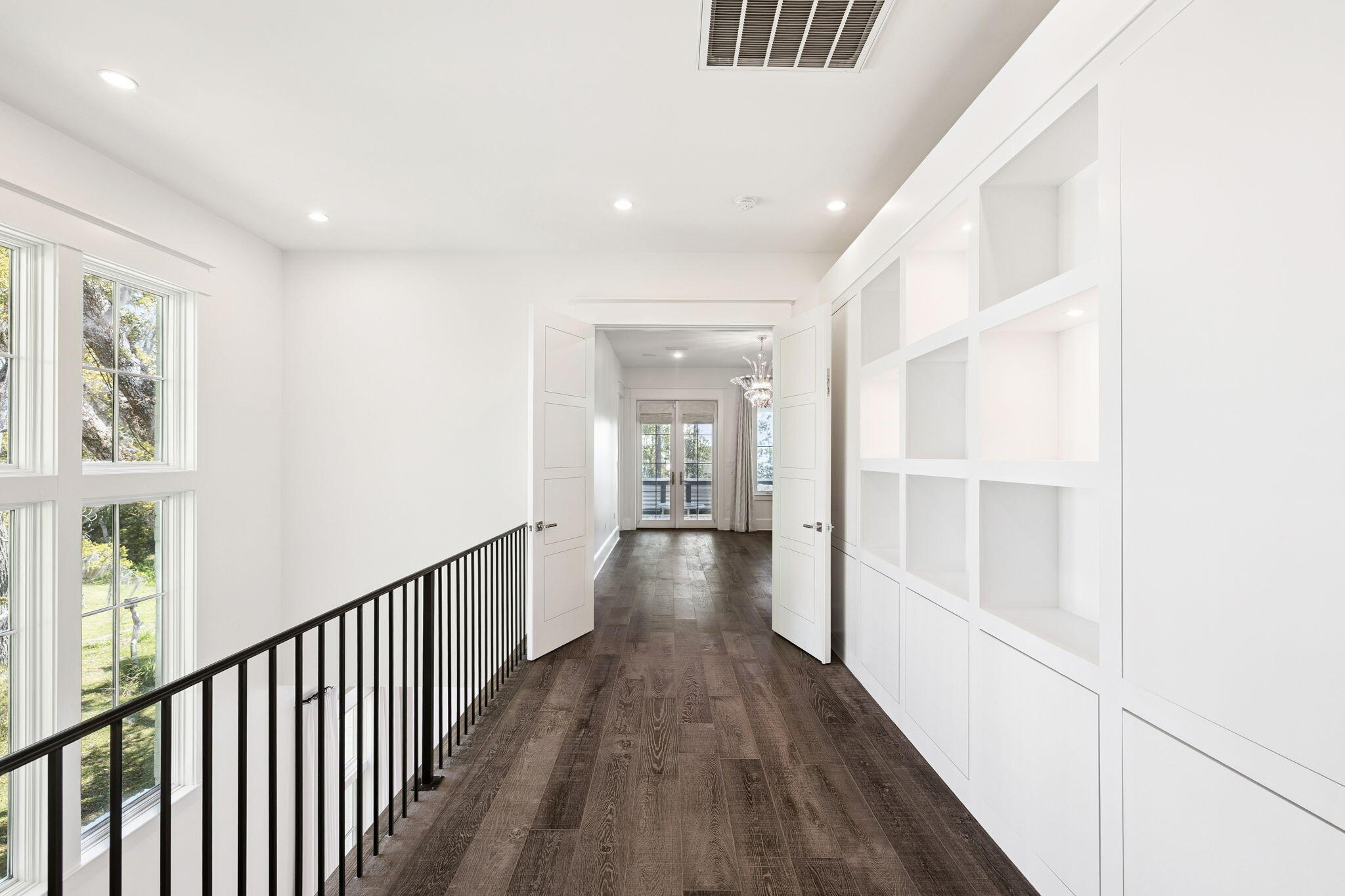 CHURCHILL OAKS - Residential