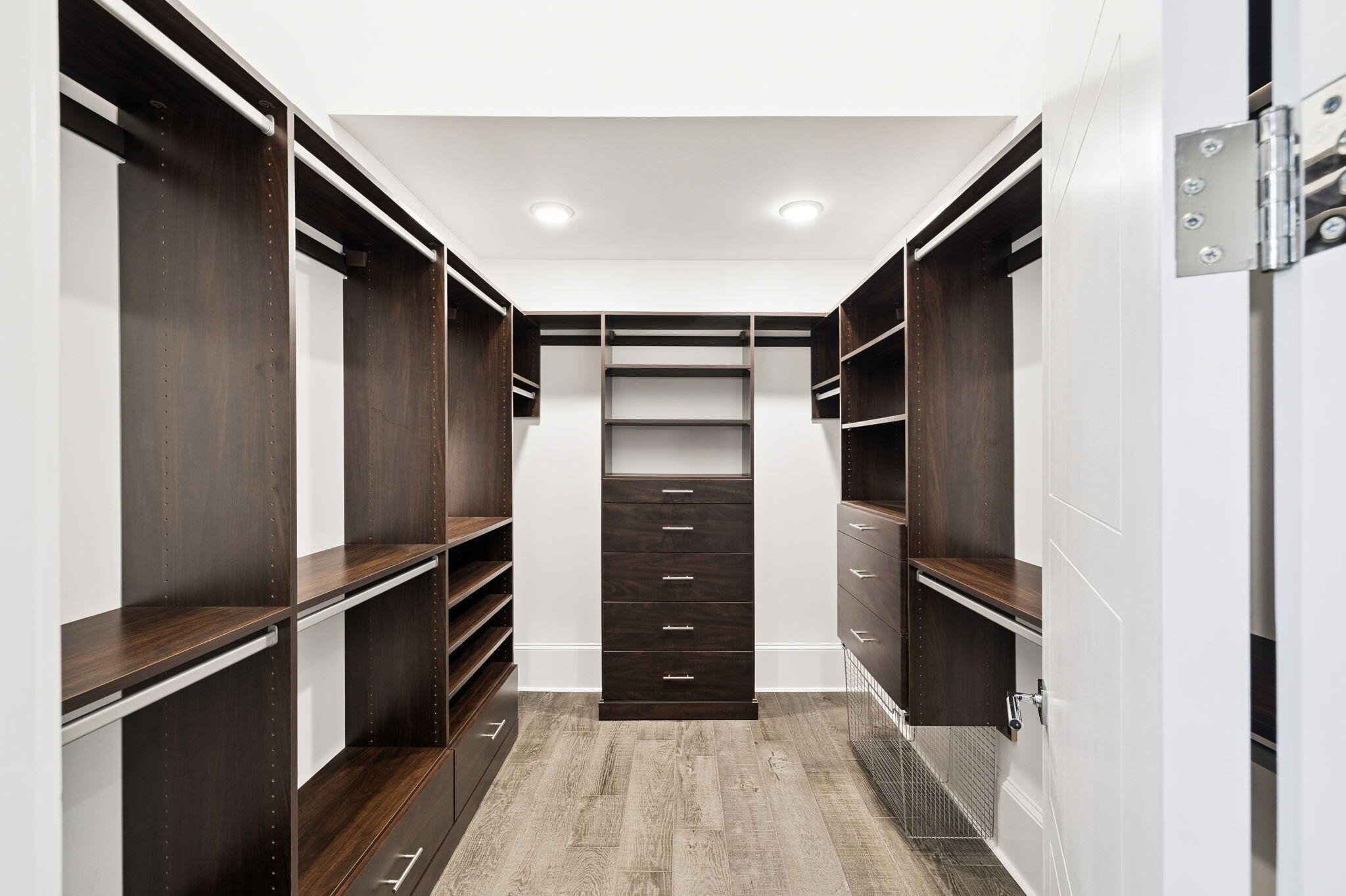 CHURCHILL OAKS - Residential