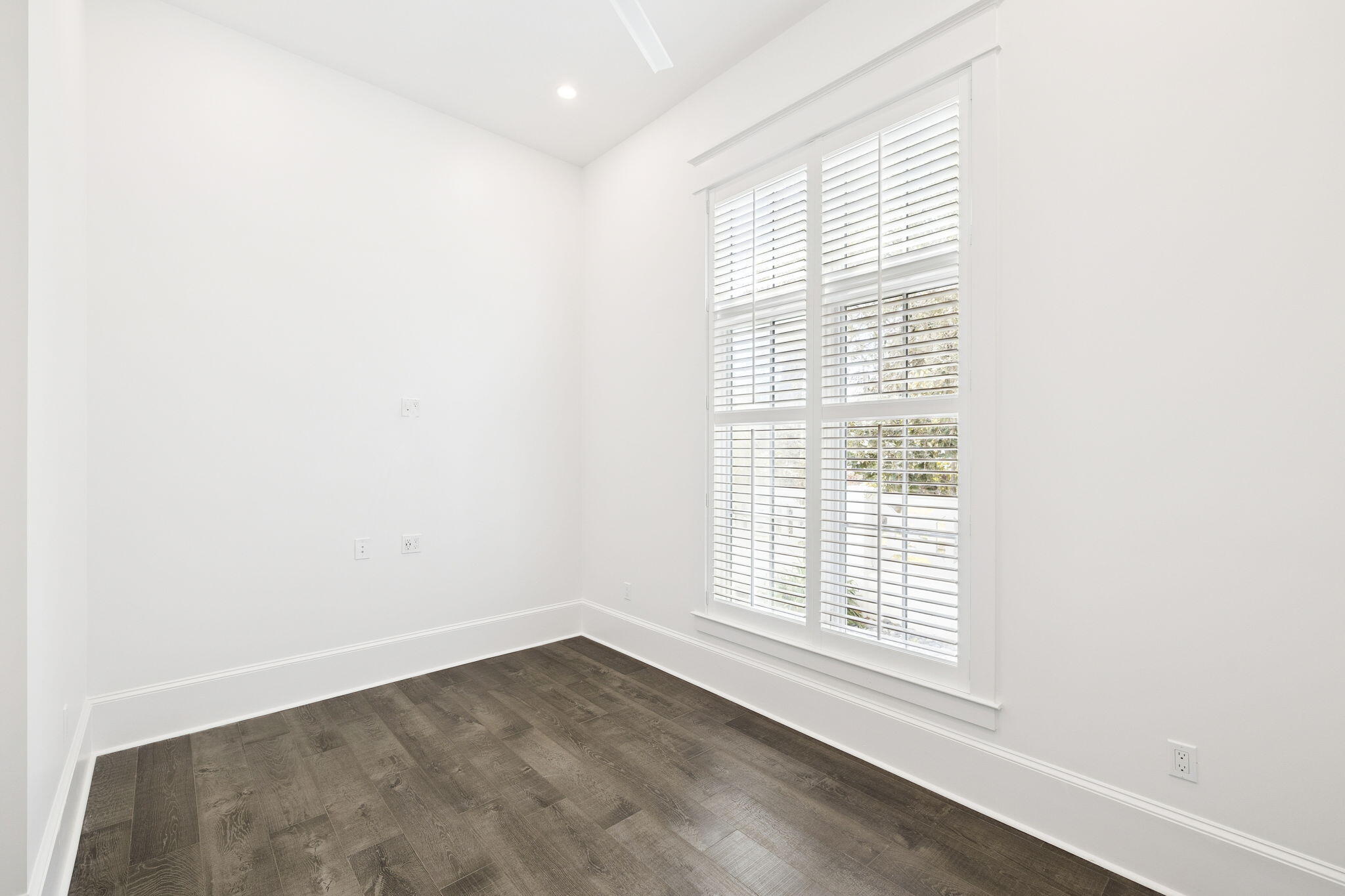 CHURCHILL OAKS - Residential