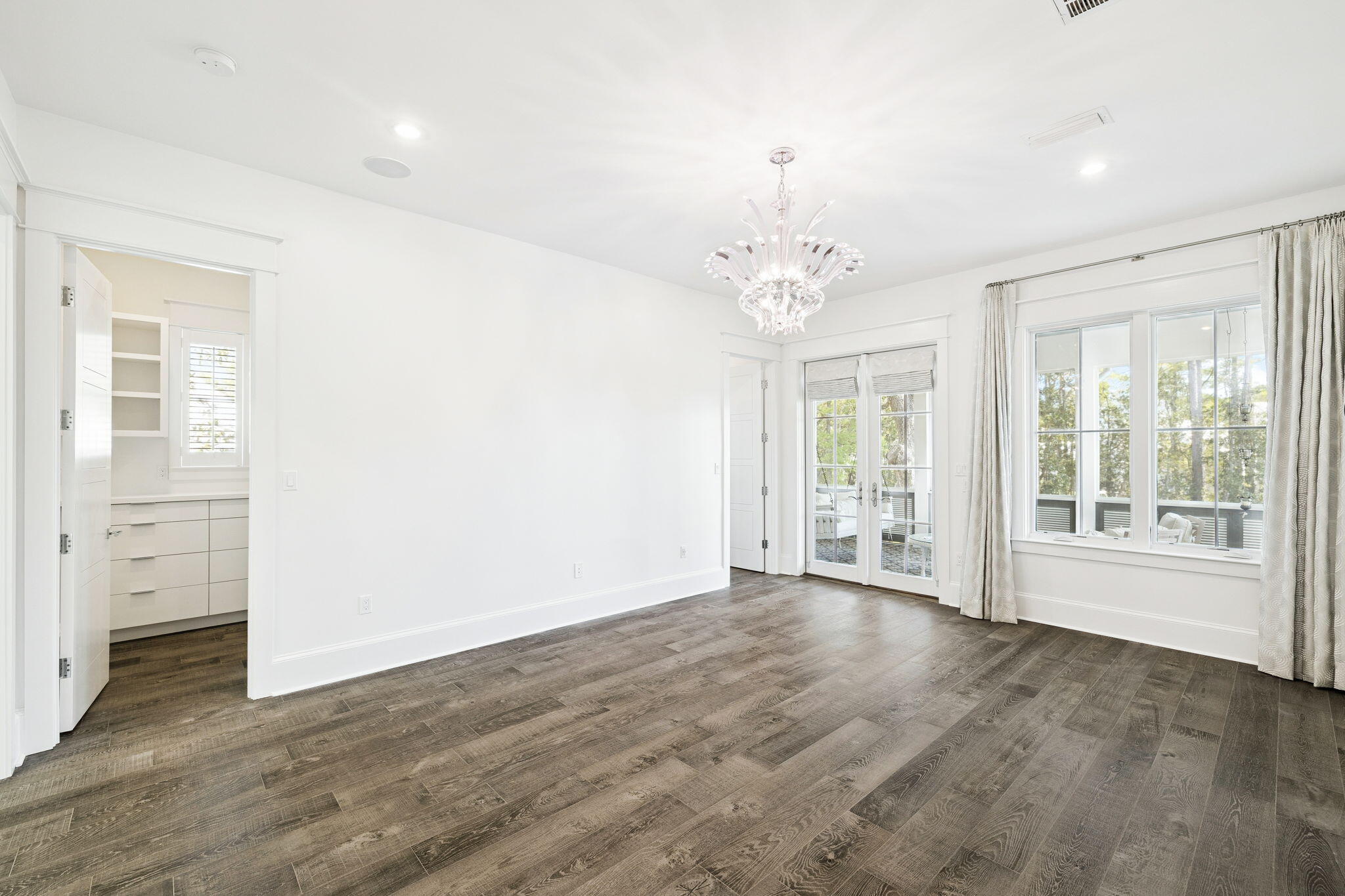 CHURCHILL OAKS - Residential