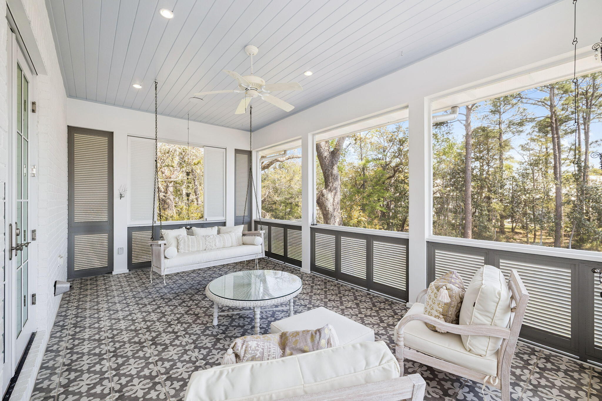 CHURCHILL OAKS - Residential