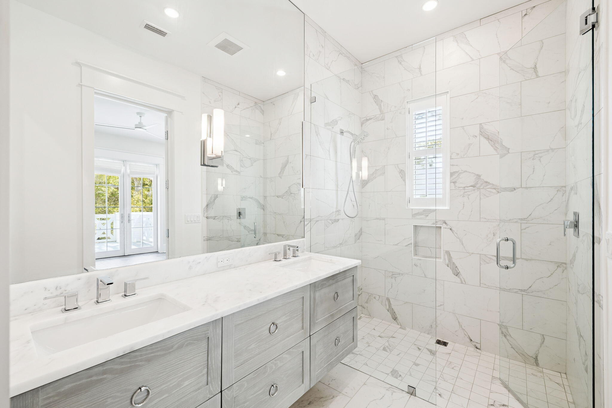 CHURCHILL OAKS - Residential