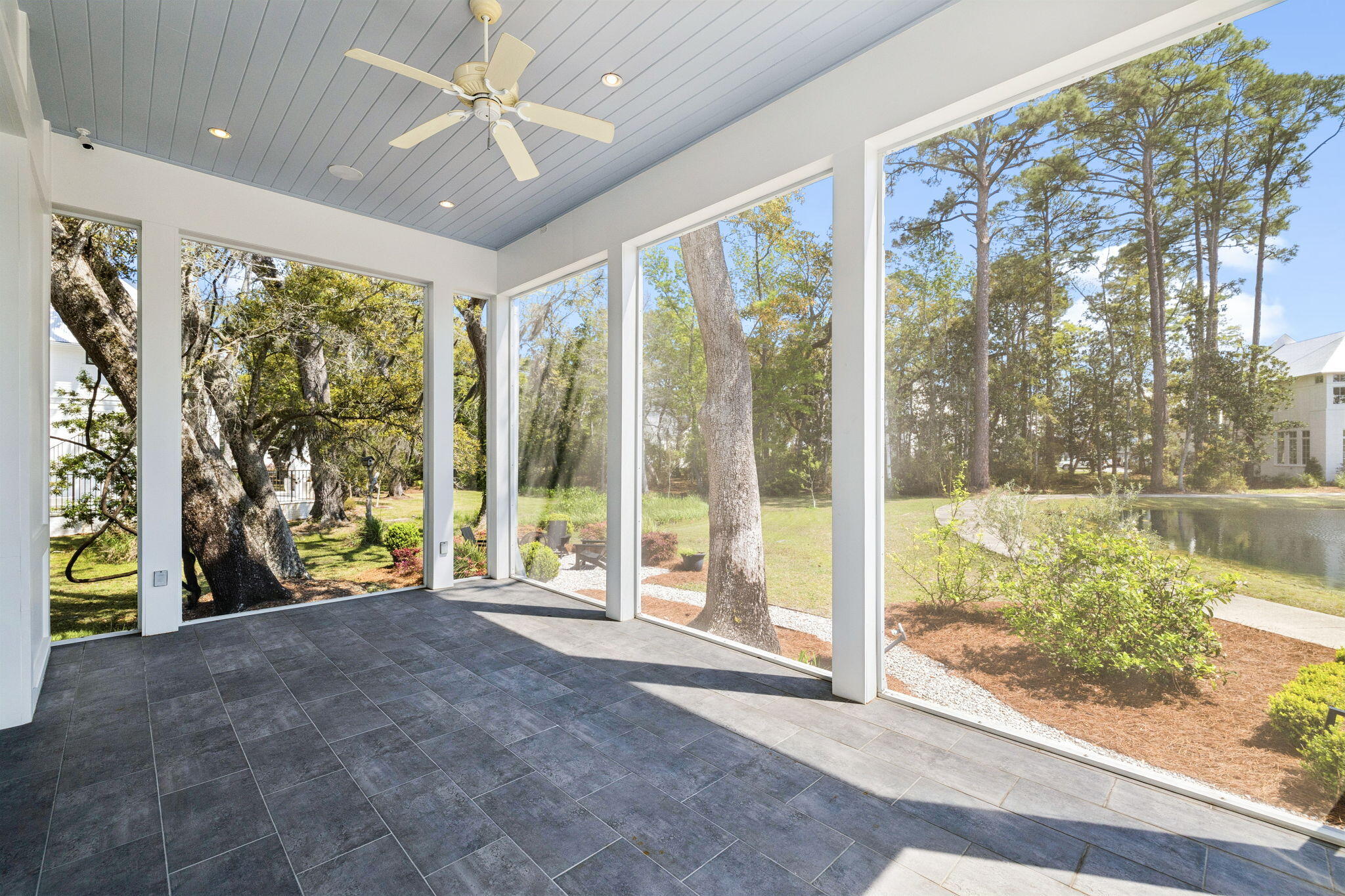 CHURCHILL OAKS - Residential