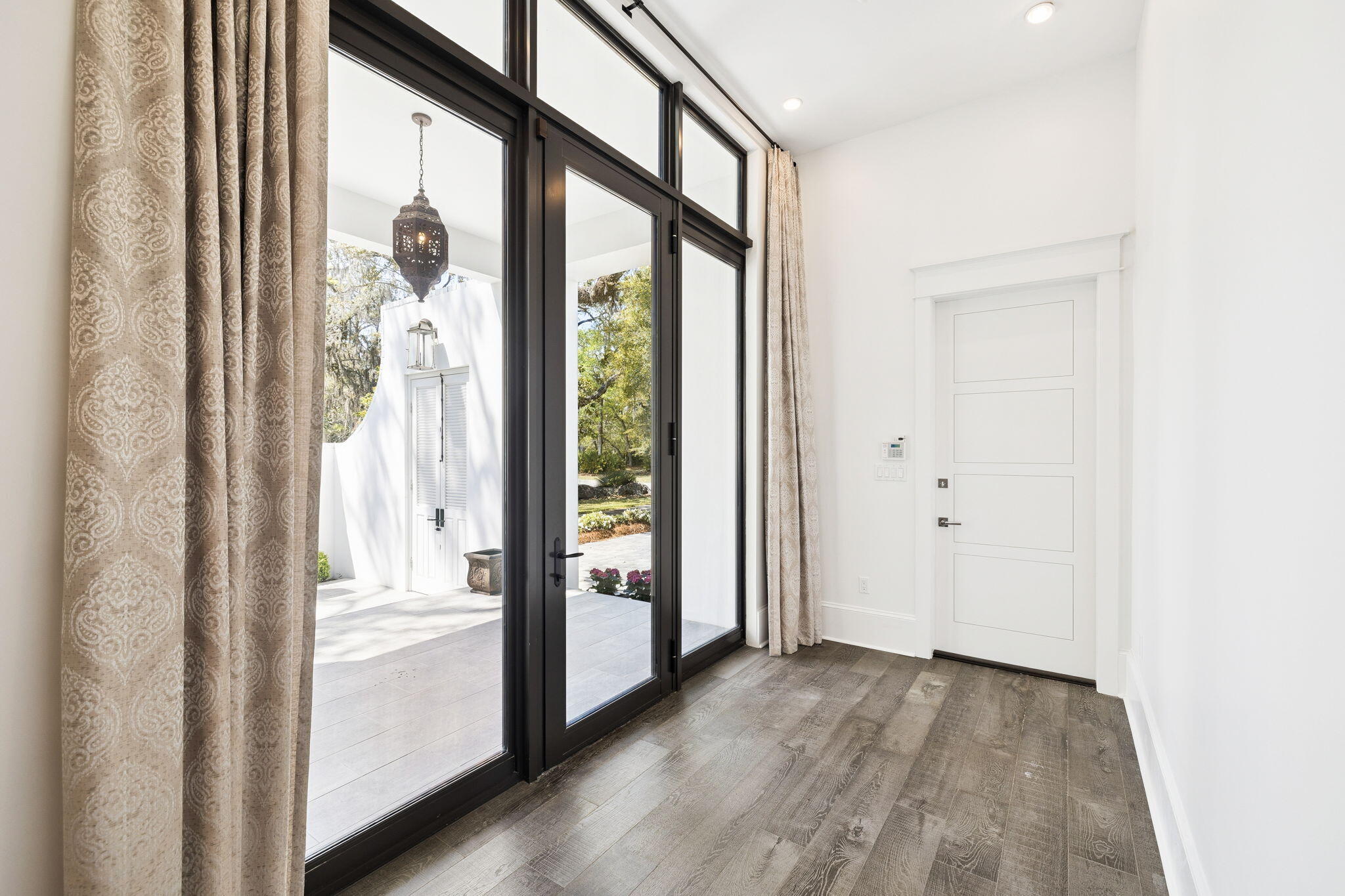 CHURCHILL OAKS - Residential