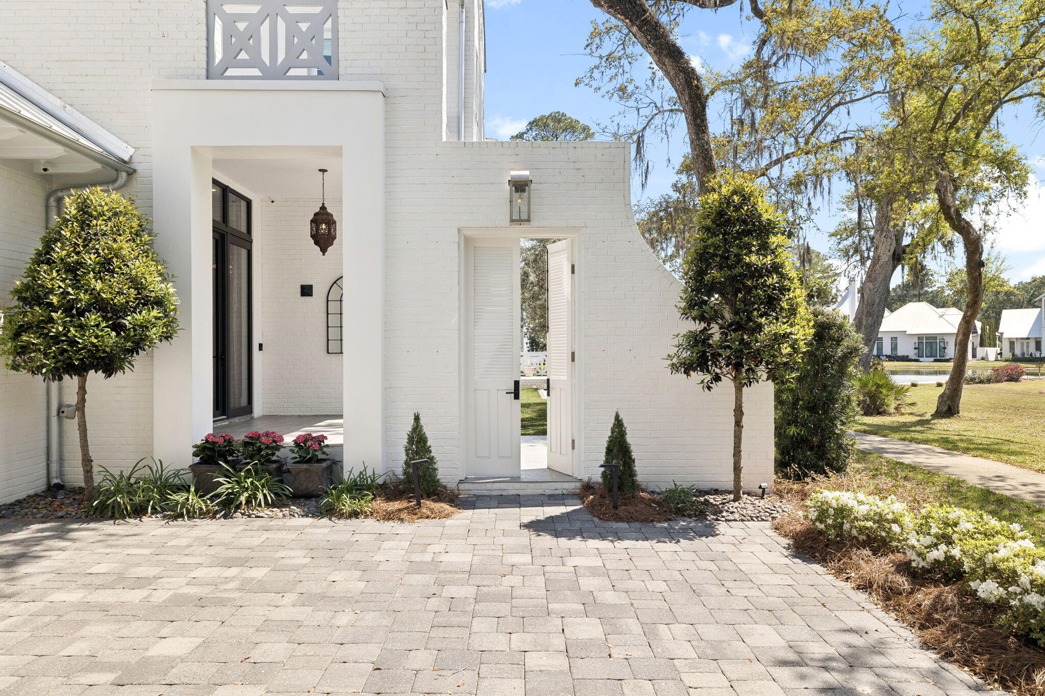 CHURCHILL OAKS - Residential