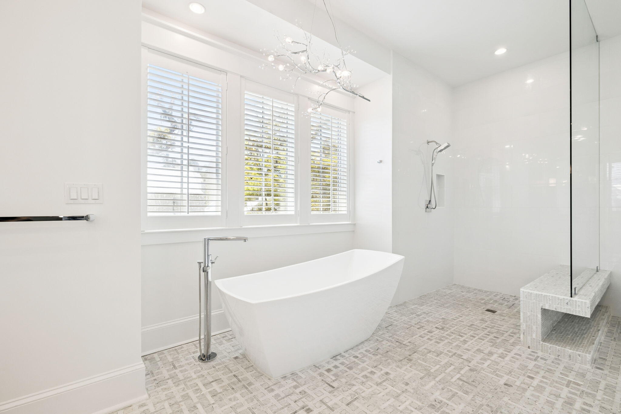 CHURCHILL OAKS - Residential